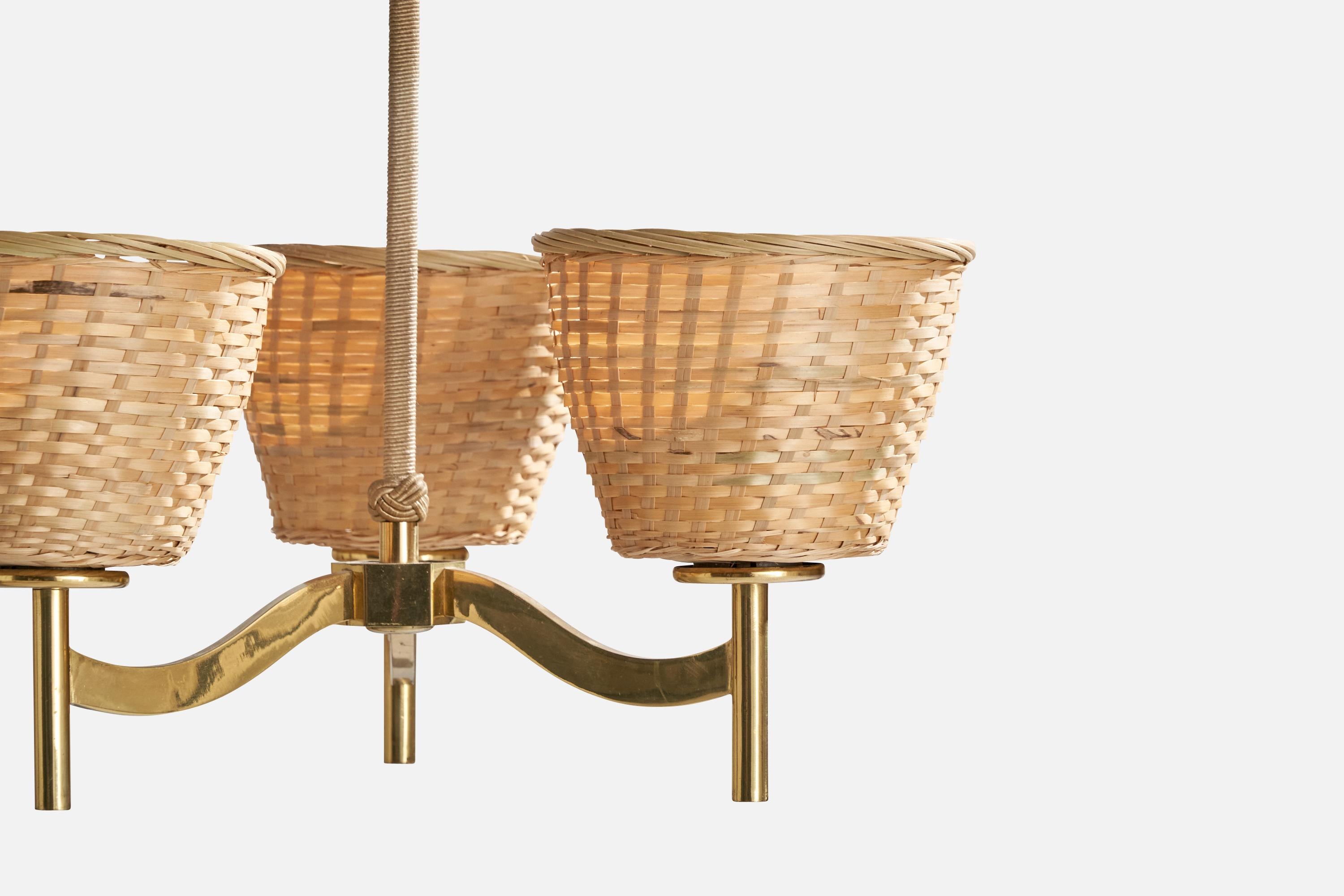 Metà XX secolo Lampadario di design svedese, ottone, rattan, tessuto, Svezia, anni '50 in vendita