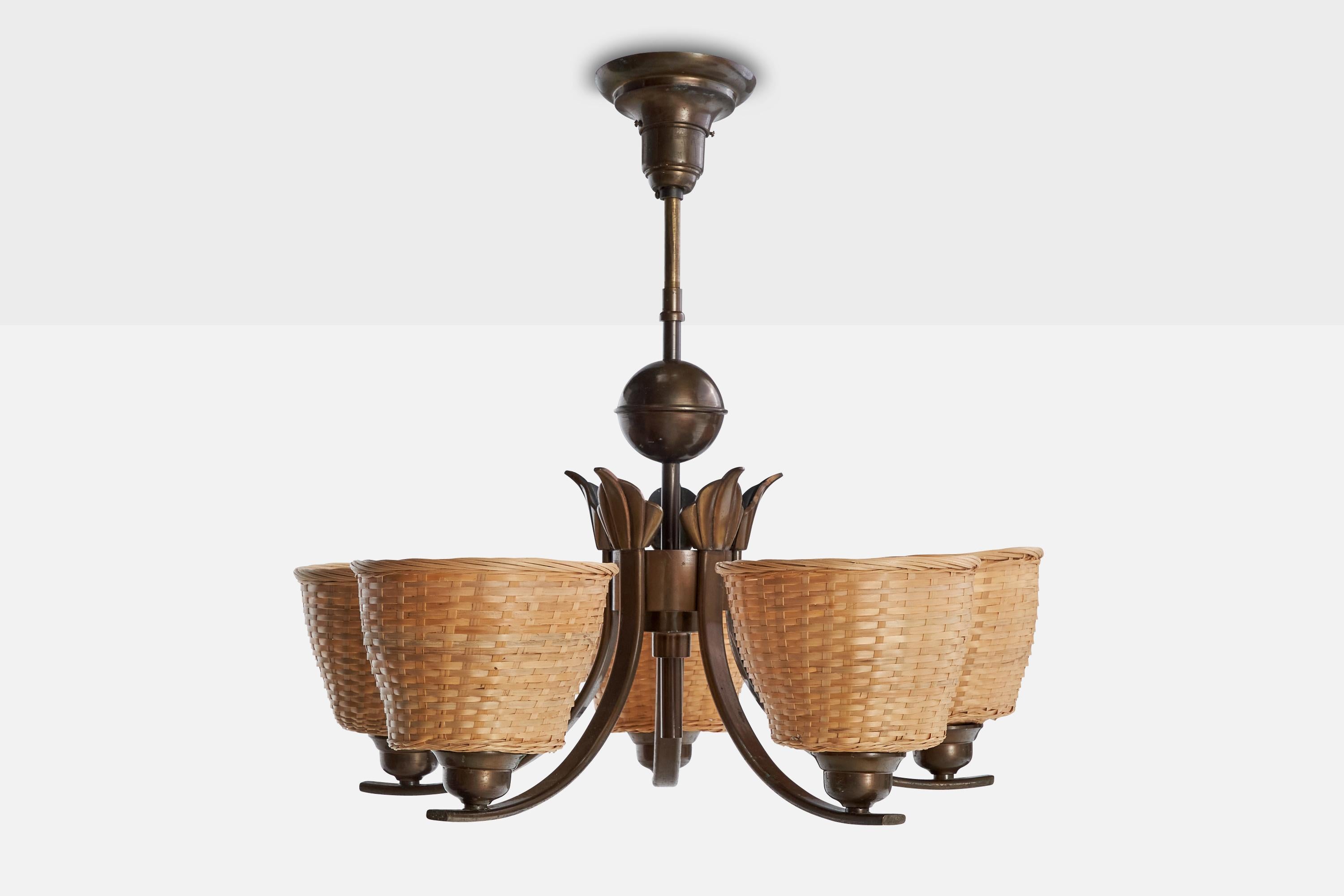 Scandinavo moderno Designer svedese, lampadario, ottone, rattan, Svezia, anni '1940 in vendita