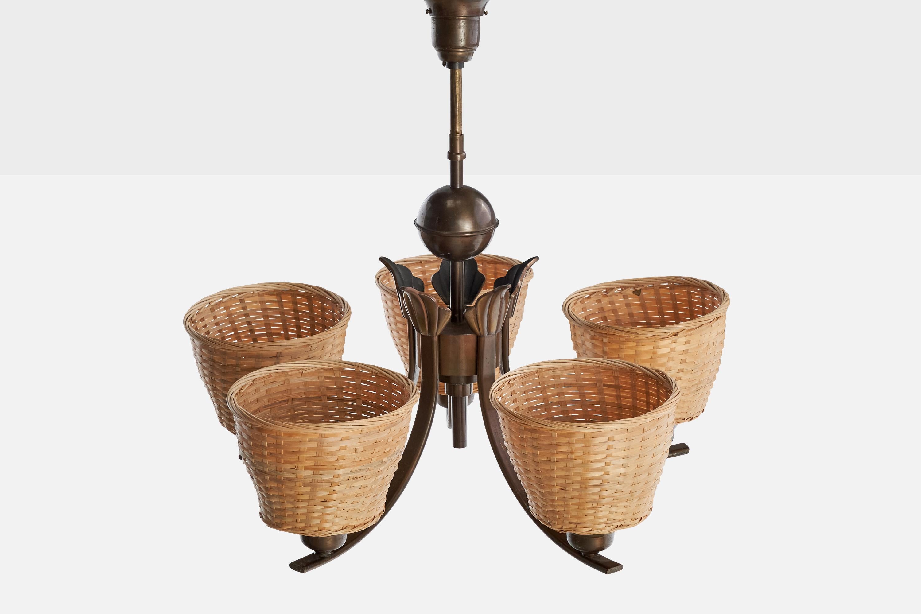 Svedese Designer svedese, lampadario, ottone, rattan, Svezia, anni '1940 in vendita
