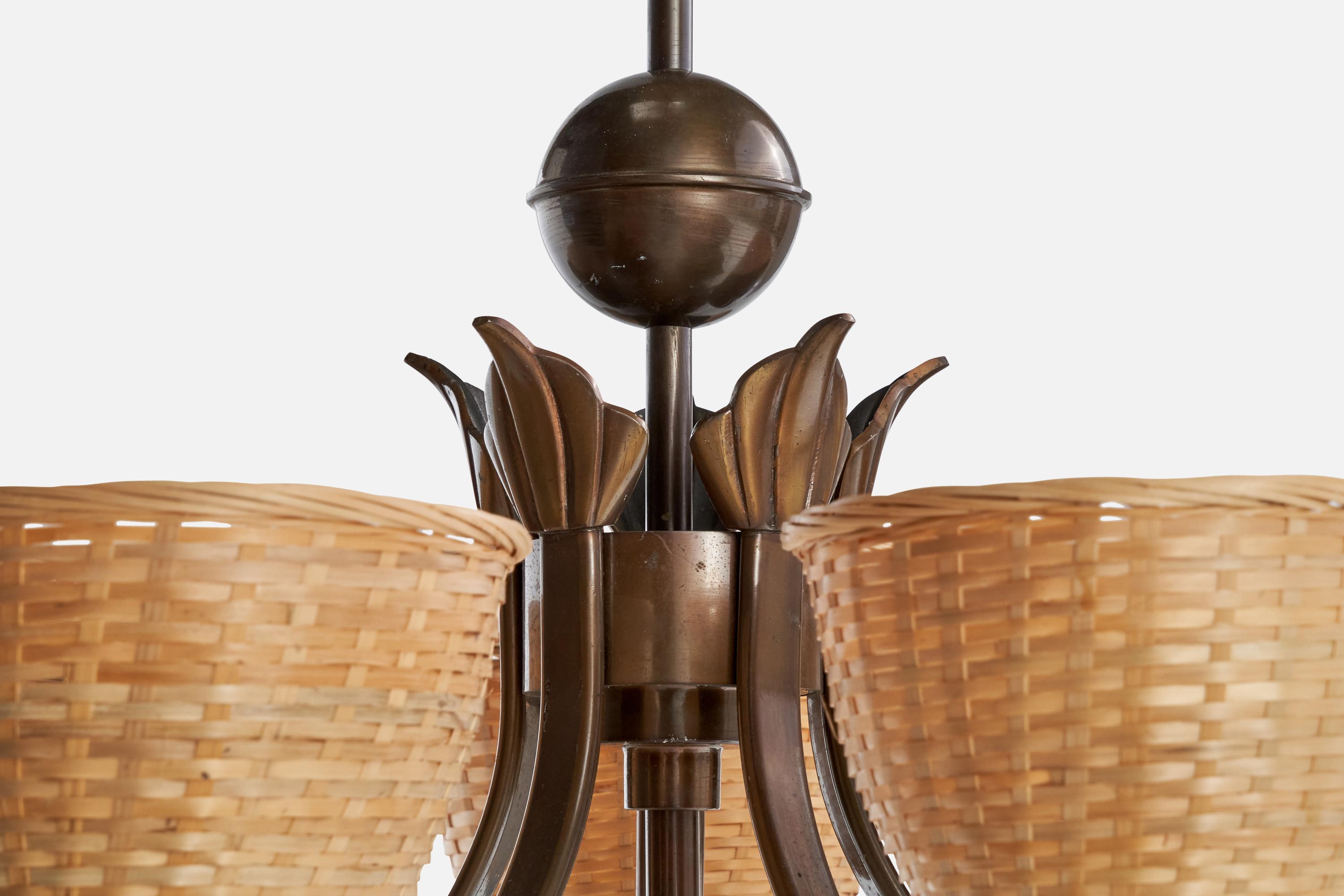 Ottone Designer svedese, lampadario, ottone, rattan, Svezia, anni '1940 in vendita