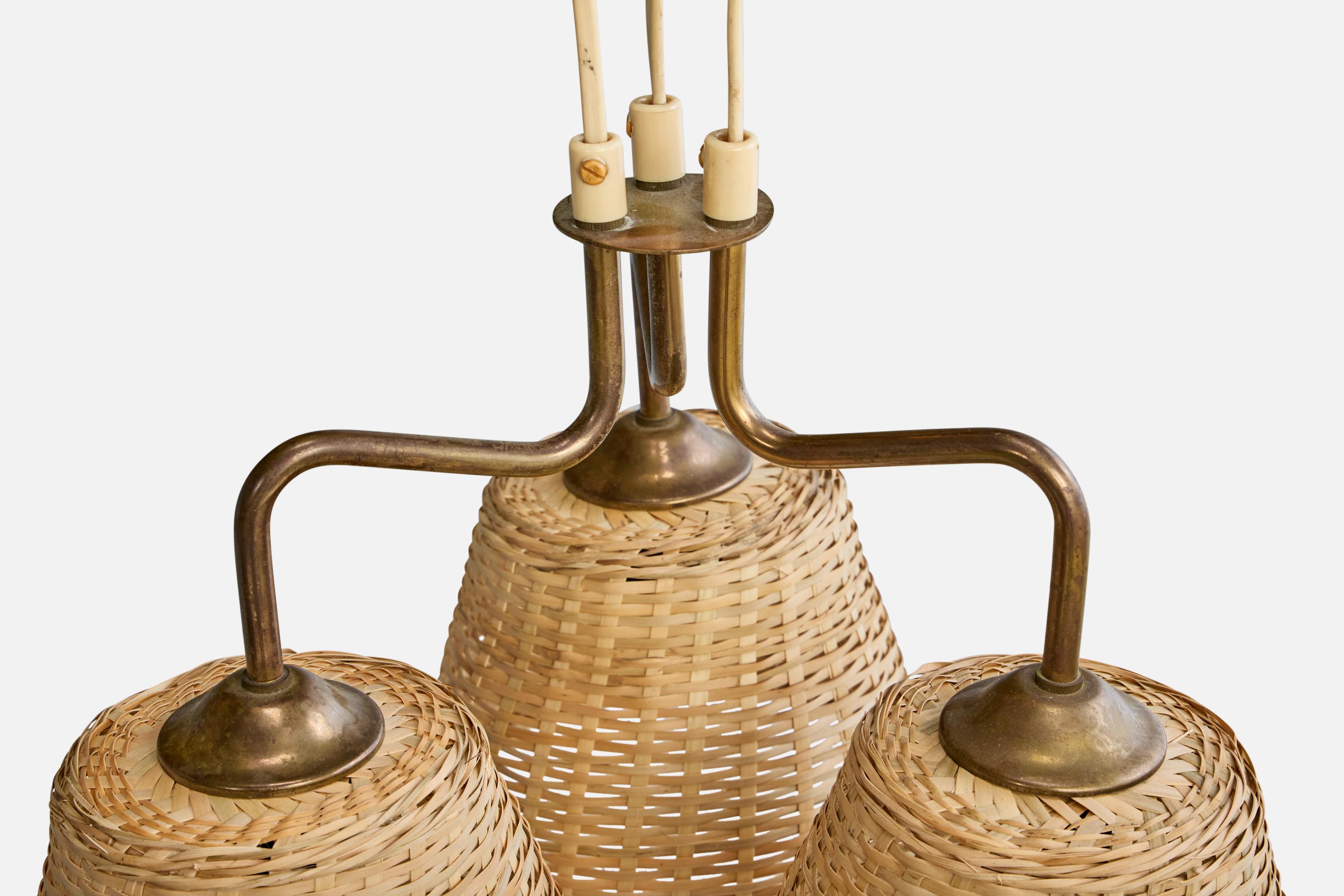 Ottone Designer svedese, lampadario, ottone, rattan, Svezia, anni '1940 in vendita