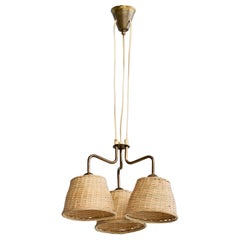 Designer svedese, lampadario, ottone, rattan, Svezia, anni '1940