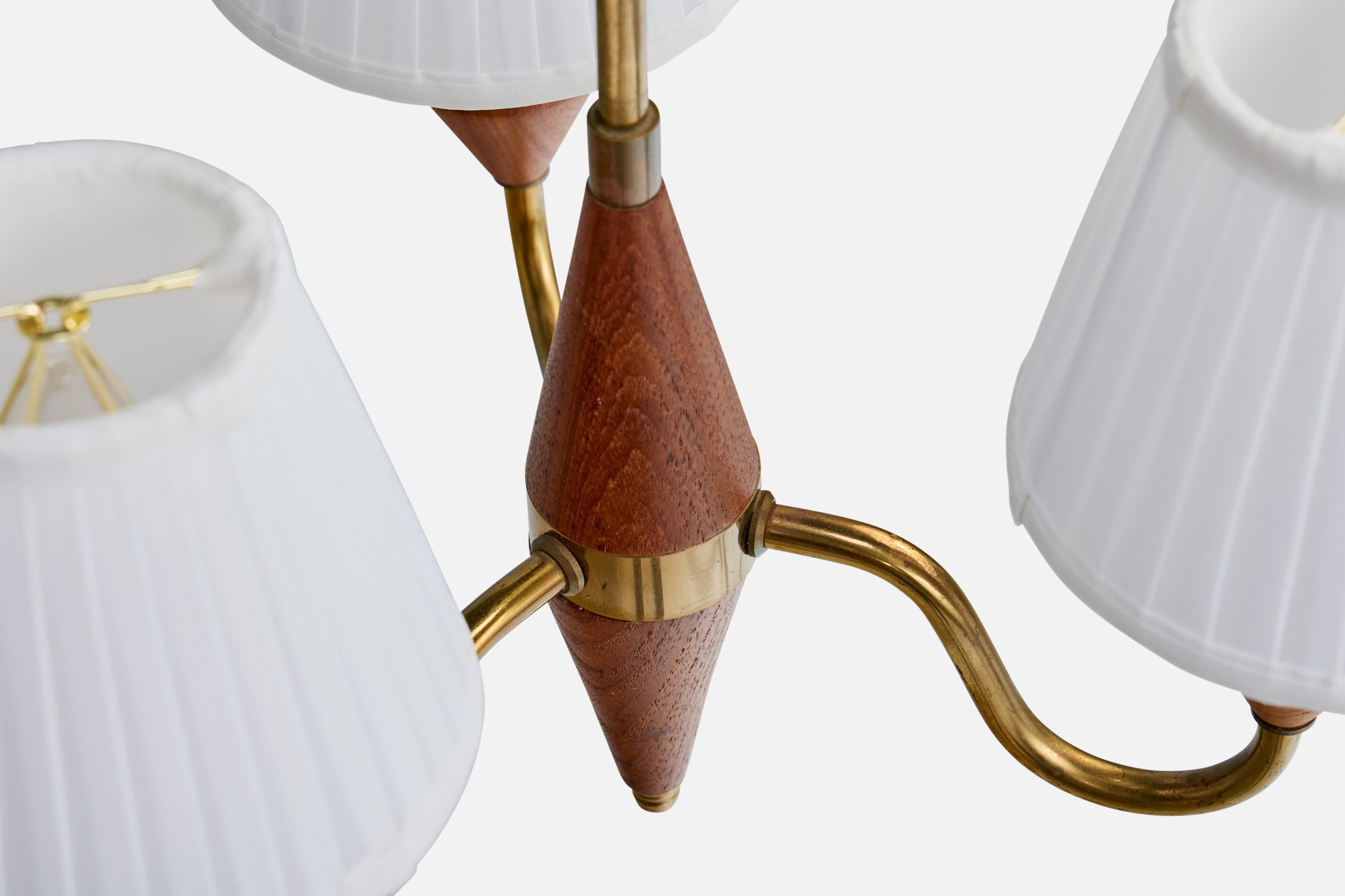 Designer suédois, lustre, laiton, teck, tissu, Suède, années 1950 en vente 1