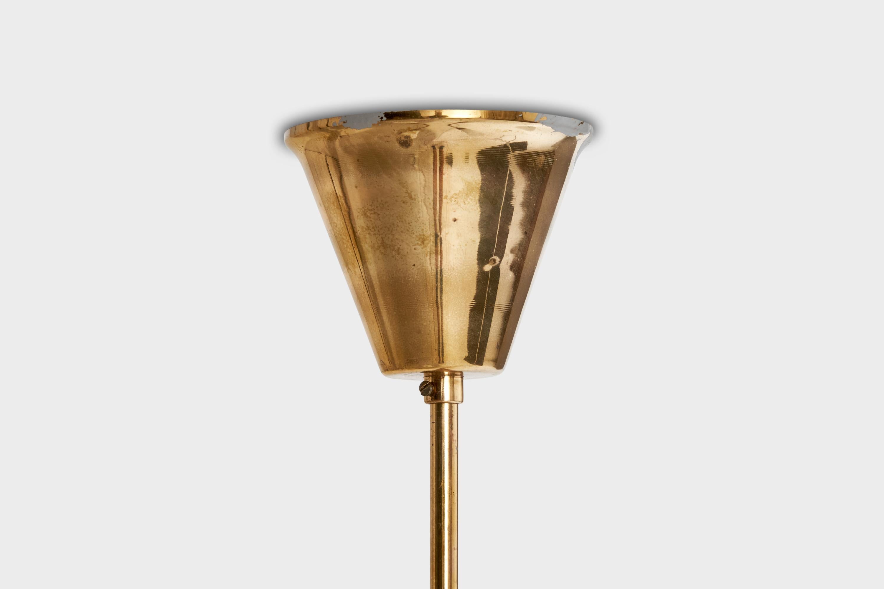 Lustre de designer suédois, laiton, teck, verre, Suède, années 1950 en vente 3