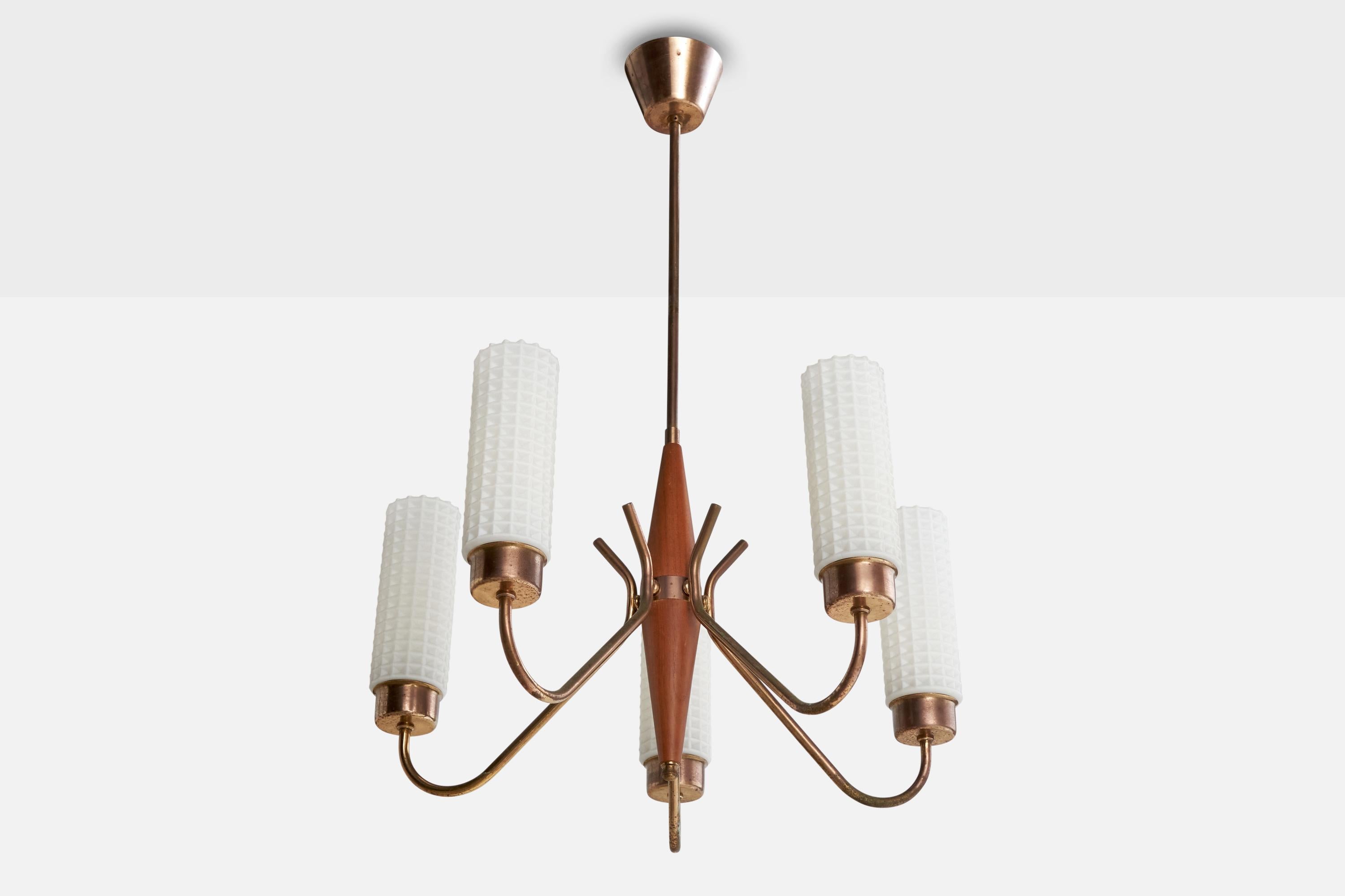 Lustre en laiton, teck et verre opalin blanc, conçu et produit en Suède, C.1950.

Dimensions globales (pouces) : 27.5