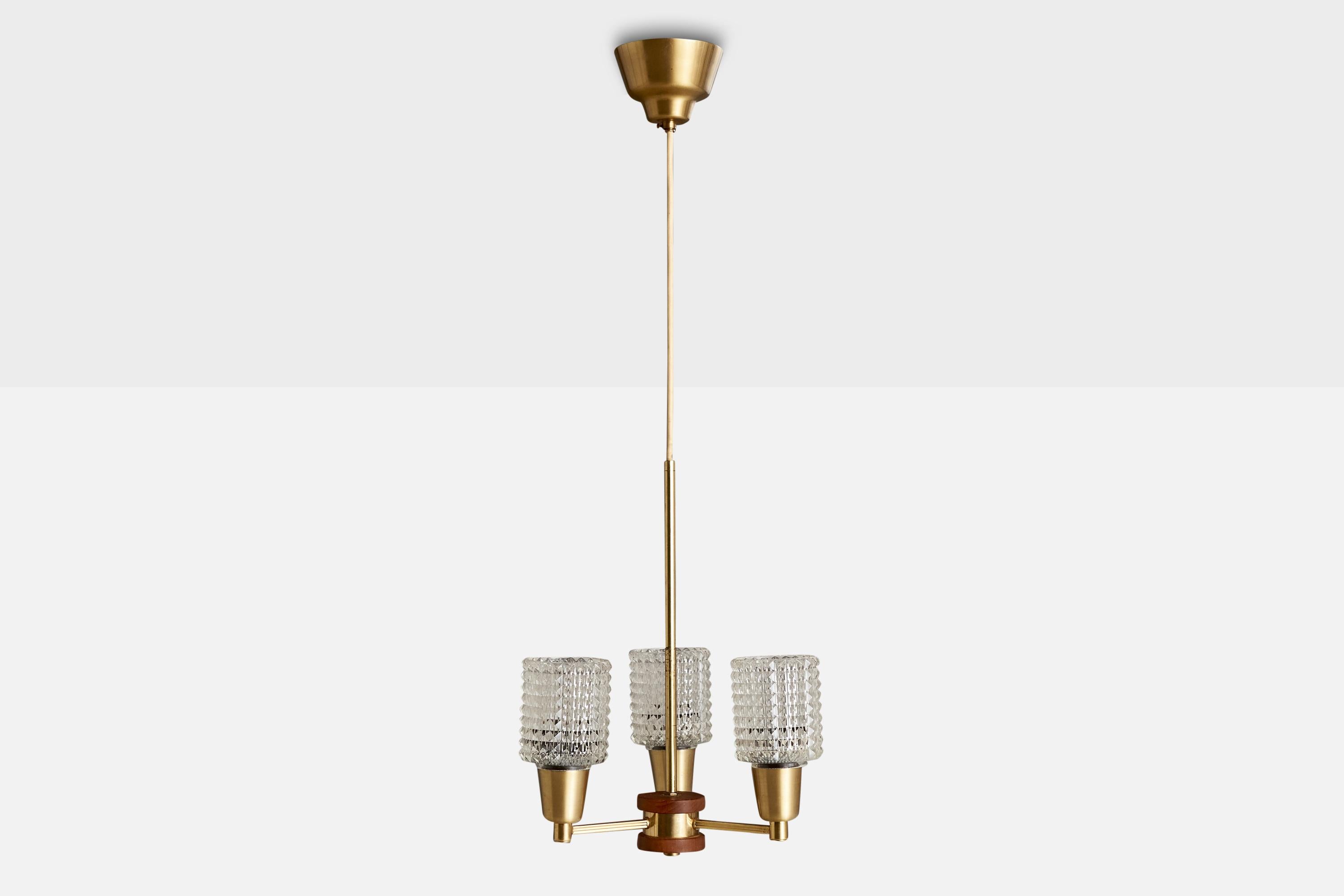 Mid-Century Modern Lustre de designer suédois, laiton, teck, verre, Suède, années 1950 en vente