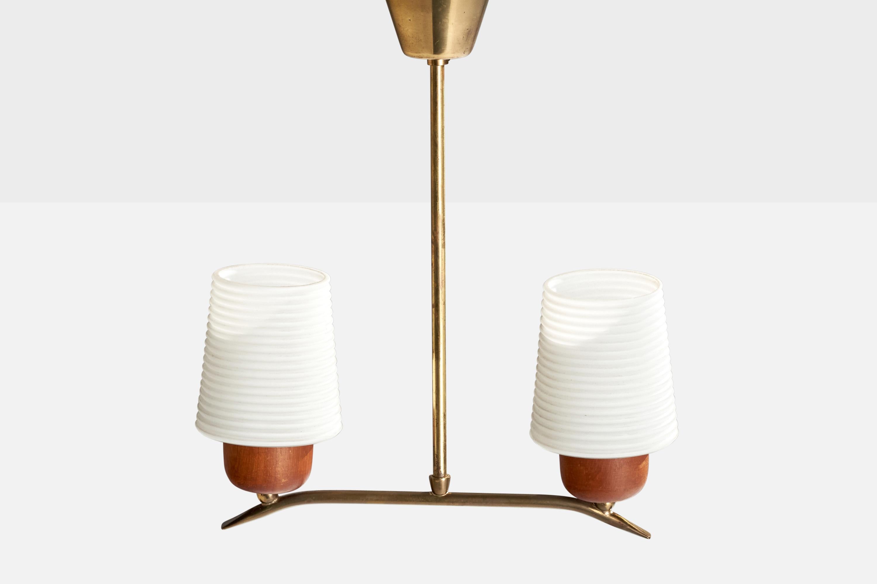 Svedese Lampadario di design svedese, ottone, teak, vetro, Svezia, anni '50 in vendita