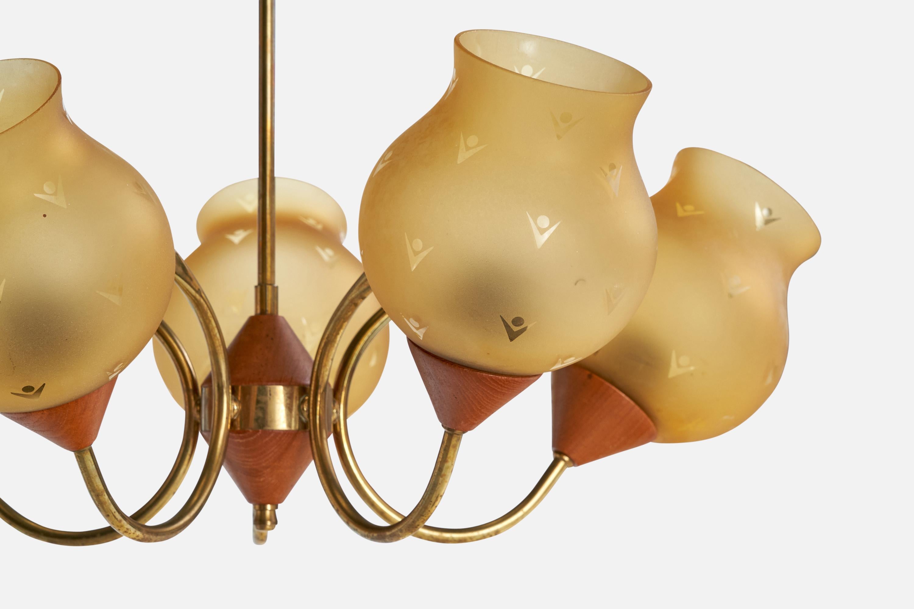 Metà XX secolo Lampadario di design svedese, ottone, teak, vetro, Svezia, anni '50 in vendita