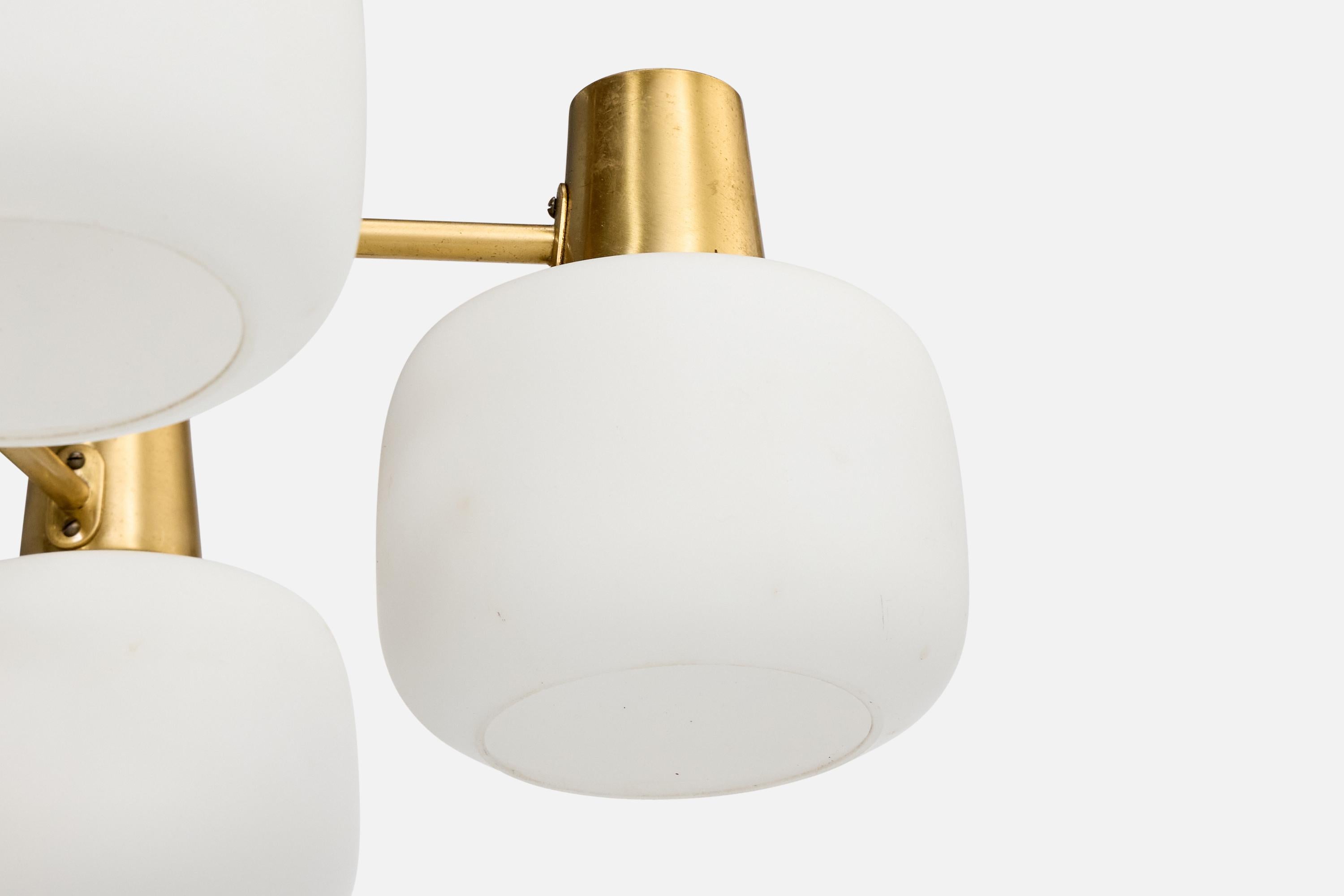 Ottone Lampadario di design svedese, ottone, teak, vetro, Svezia, anni '50 in vendita