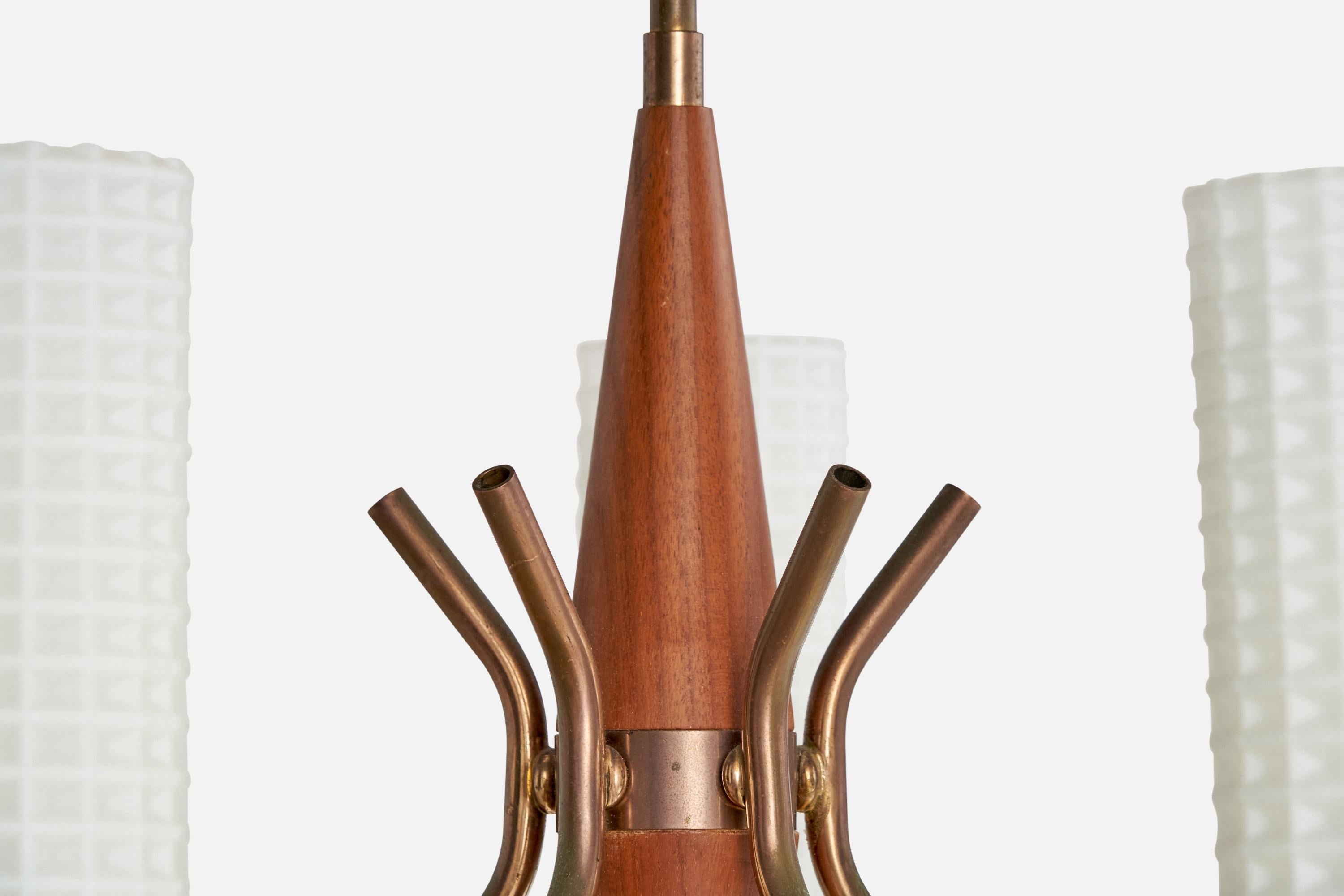 Lustre de designer suédois, laiton, teck, verre, Suède, années 1950 en vente 1