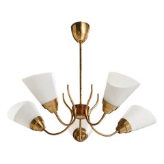 Schwedischer Designer, Kronleuchter, Messing, Teakholz, Glas, Schweden, 1950er Jahre