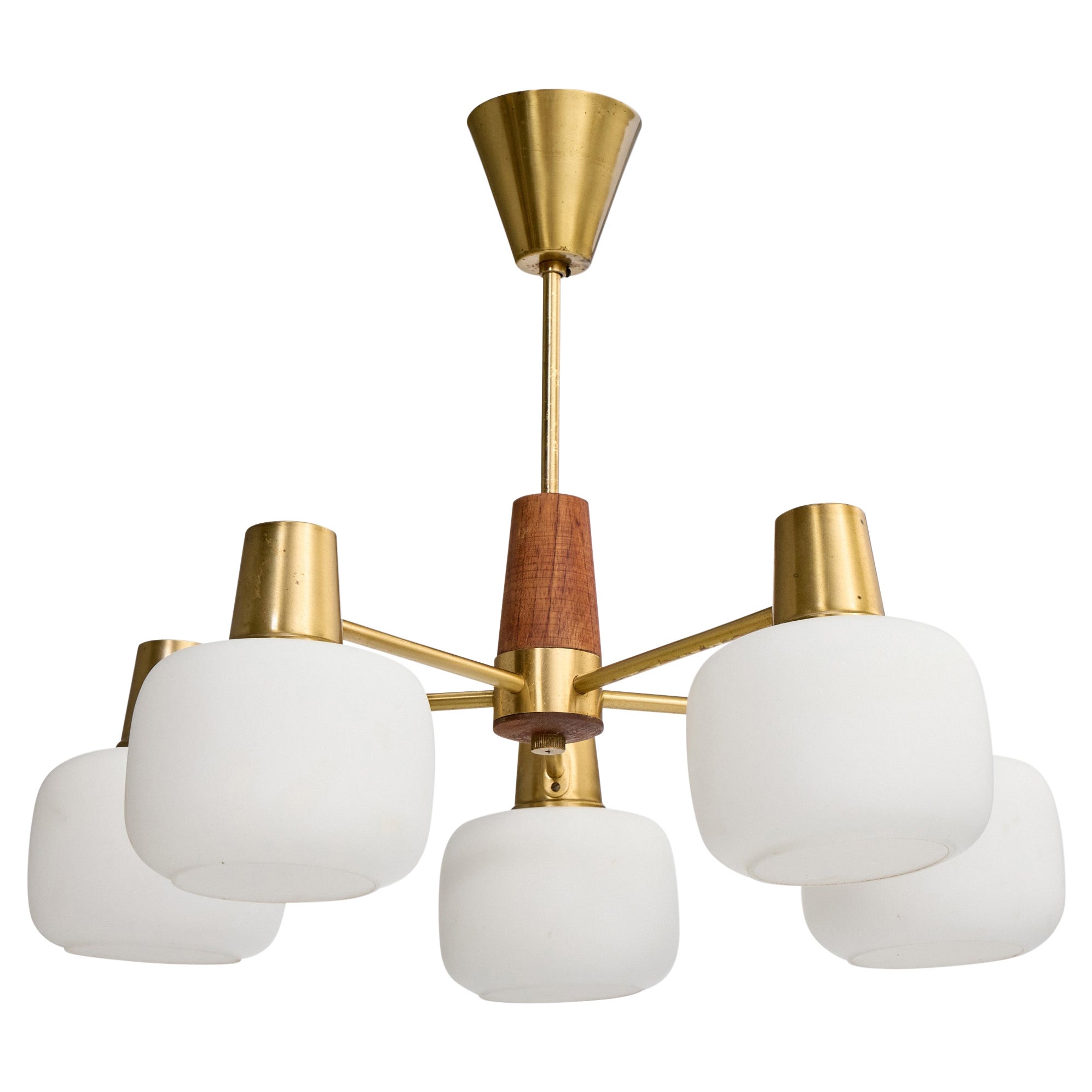Lustre de designer suédois, laiton, teck, verre, Suède, années 1950