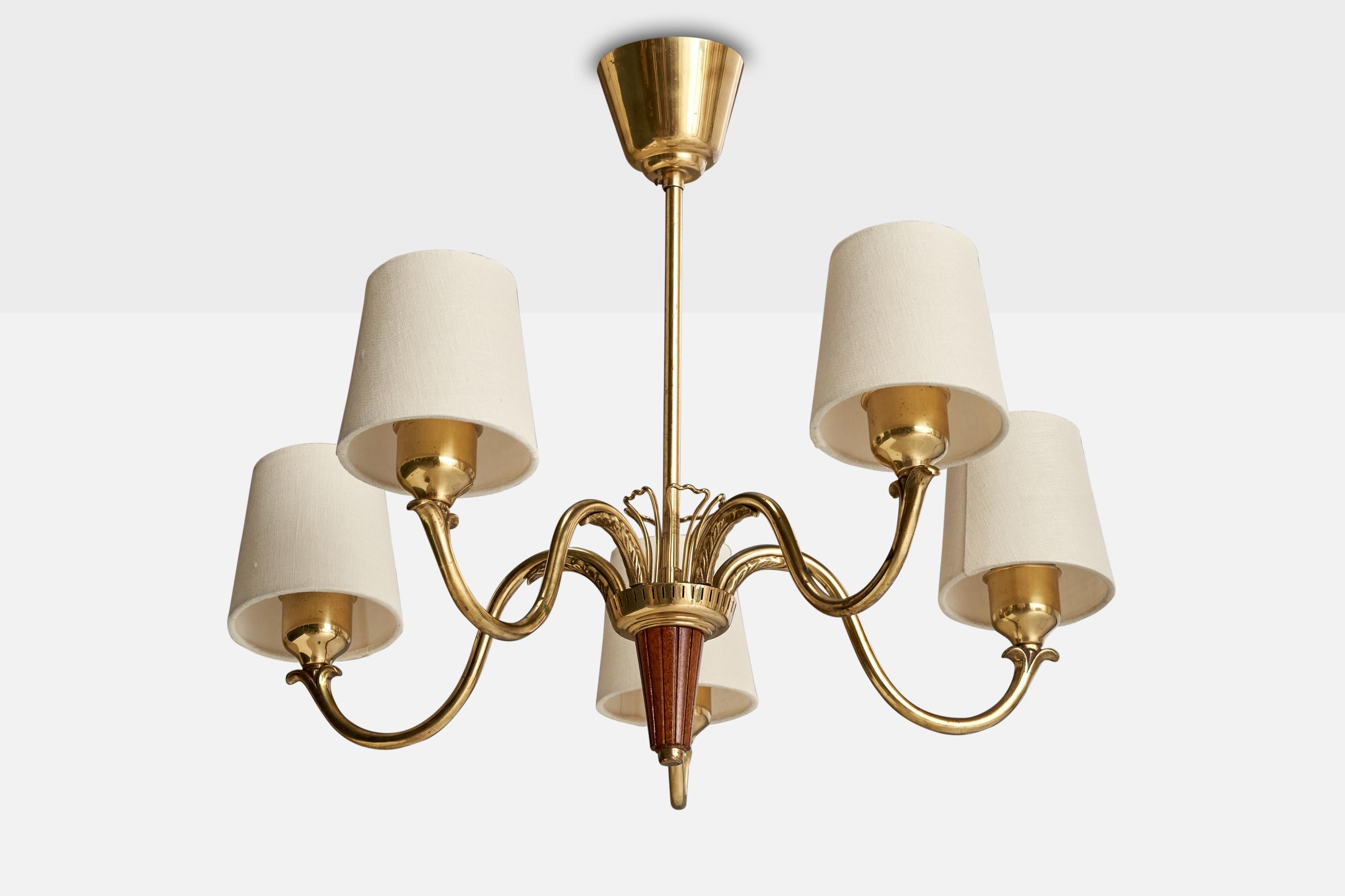 A brass, wood and white fabric chandelier designed and produced by Bröderna Malmströms Metallvarufabrik, Sweden, c. 1952.

Overall Dimensions (inches): 17.375” H x  19.75” Diameter
Dimensions of Canopy:  3.375” H x 3.5” W x 3.5” D
Stem length: