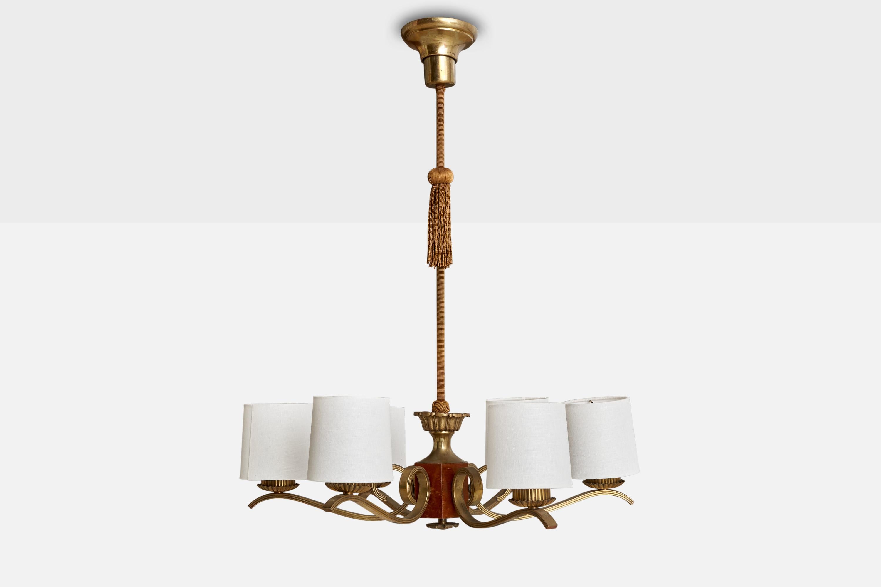 Scandinave moderne Designer suédois, lustre, laiton, bois, tissu, Suède, années 1930 en vente