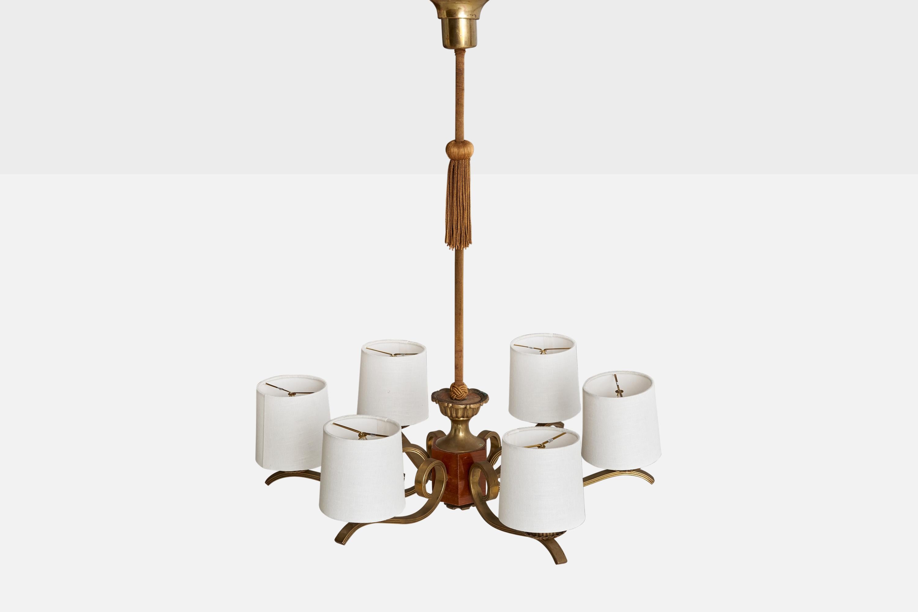 Suédois Designer suédois, lustre, laiton, bois, tissu, Suède, années 1930 en vente