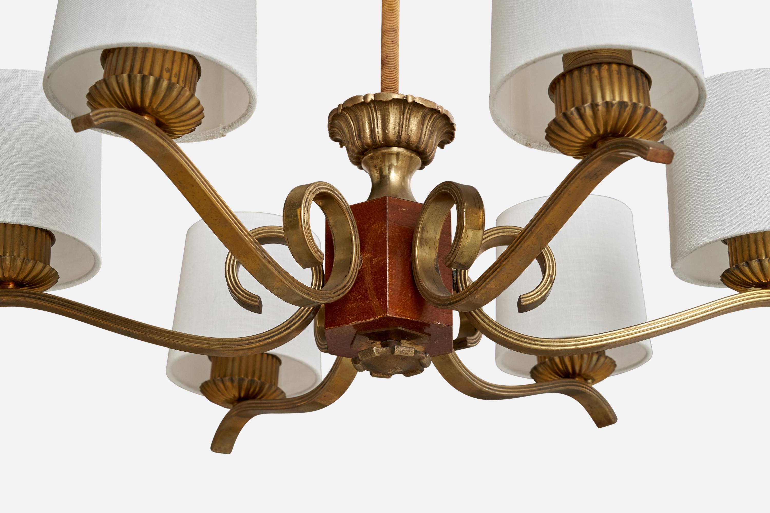 Laiton Designer suédois, lustre, laiton, bois, tissu, Suède, années 1930 en vente