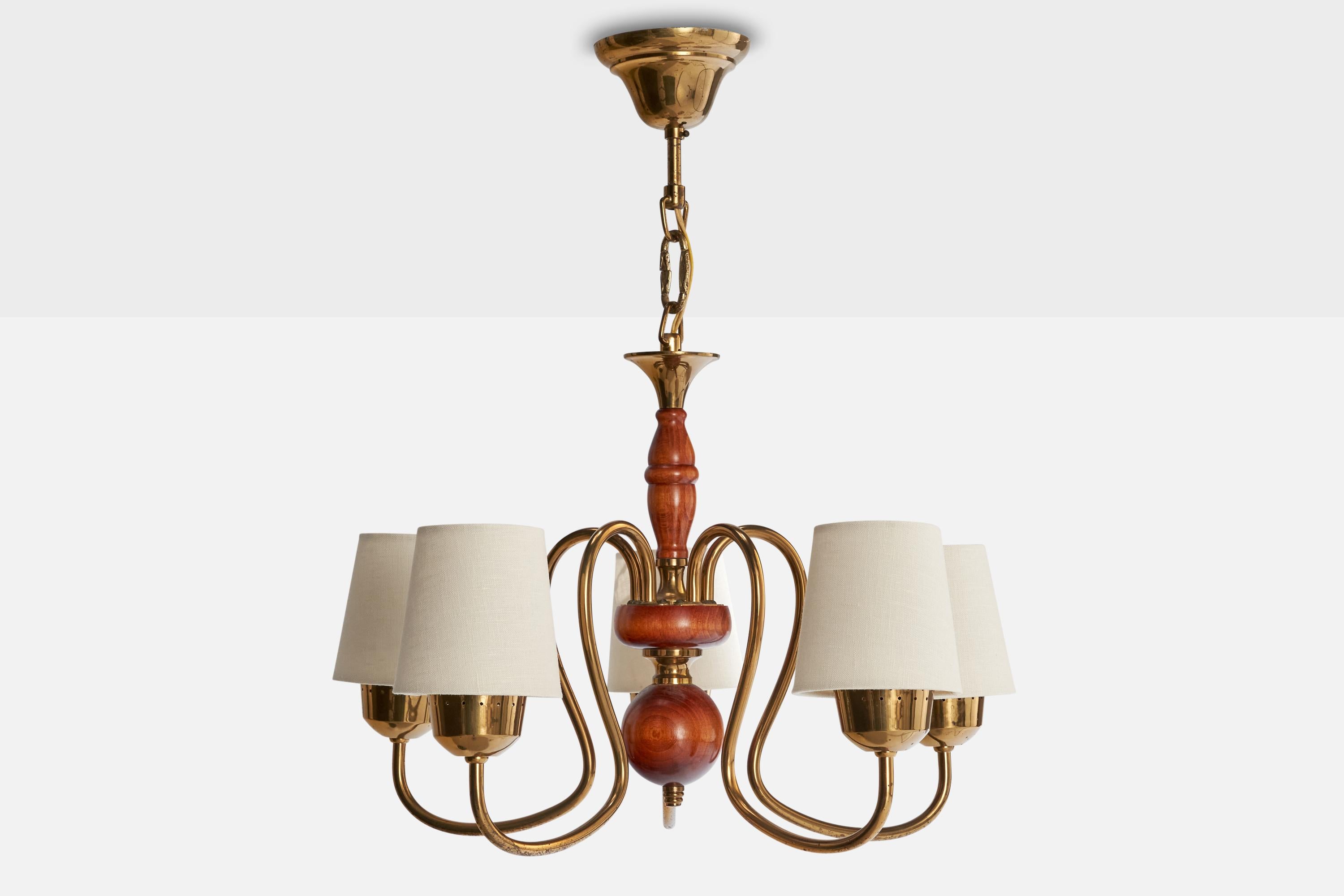 Scandinave moderne Designer suédois, lustre, laiton, bois, tissu, Suède, années 1940 en vente