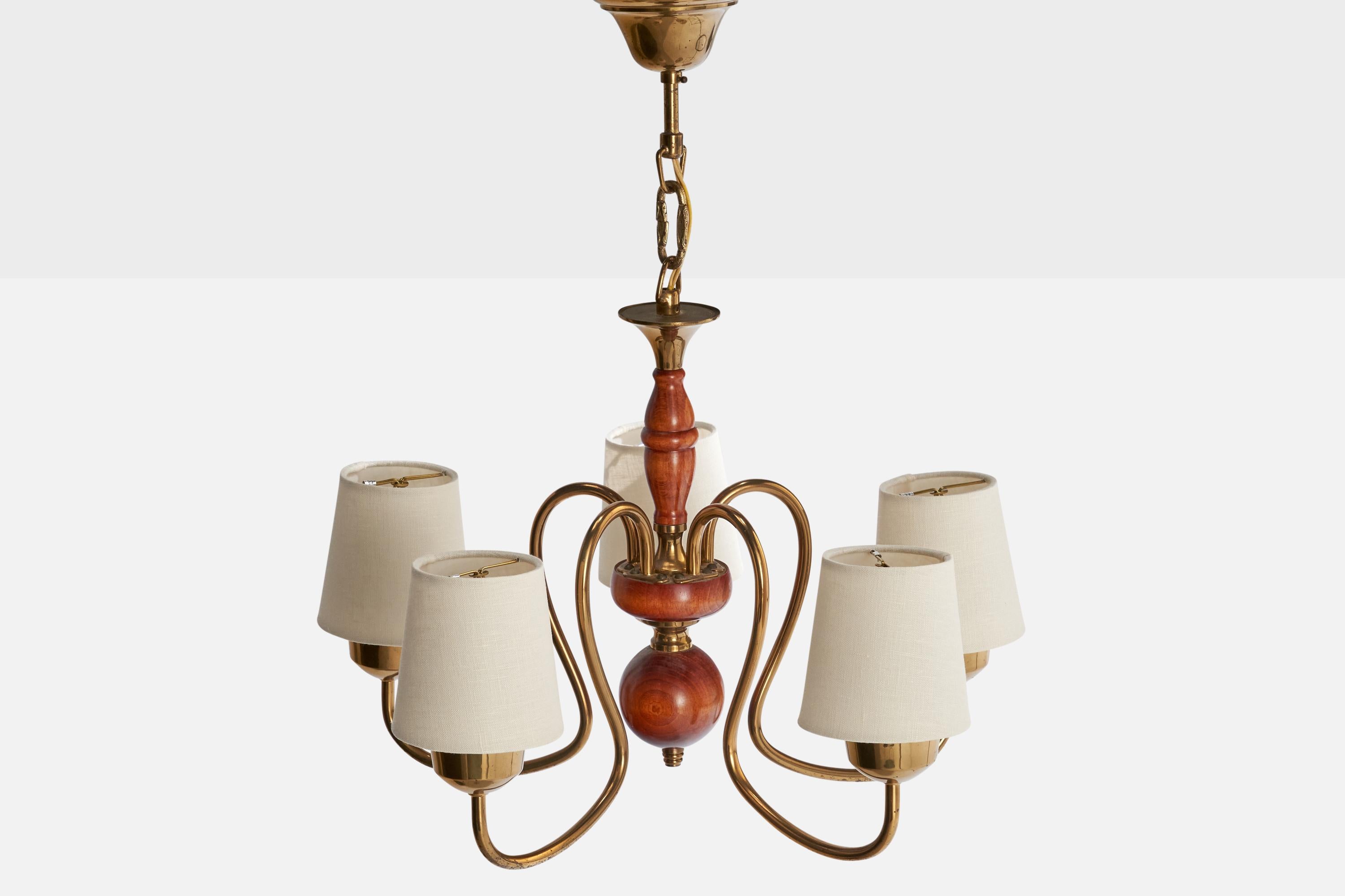 Suédois Designer suédois, lustre, laiton, bois, tissu, Suède, années 1940 en vente