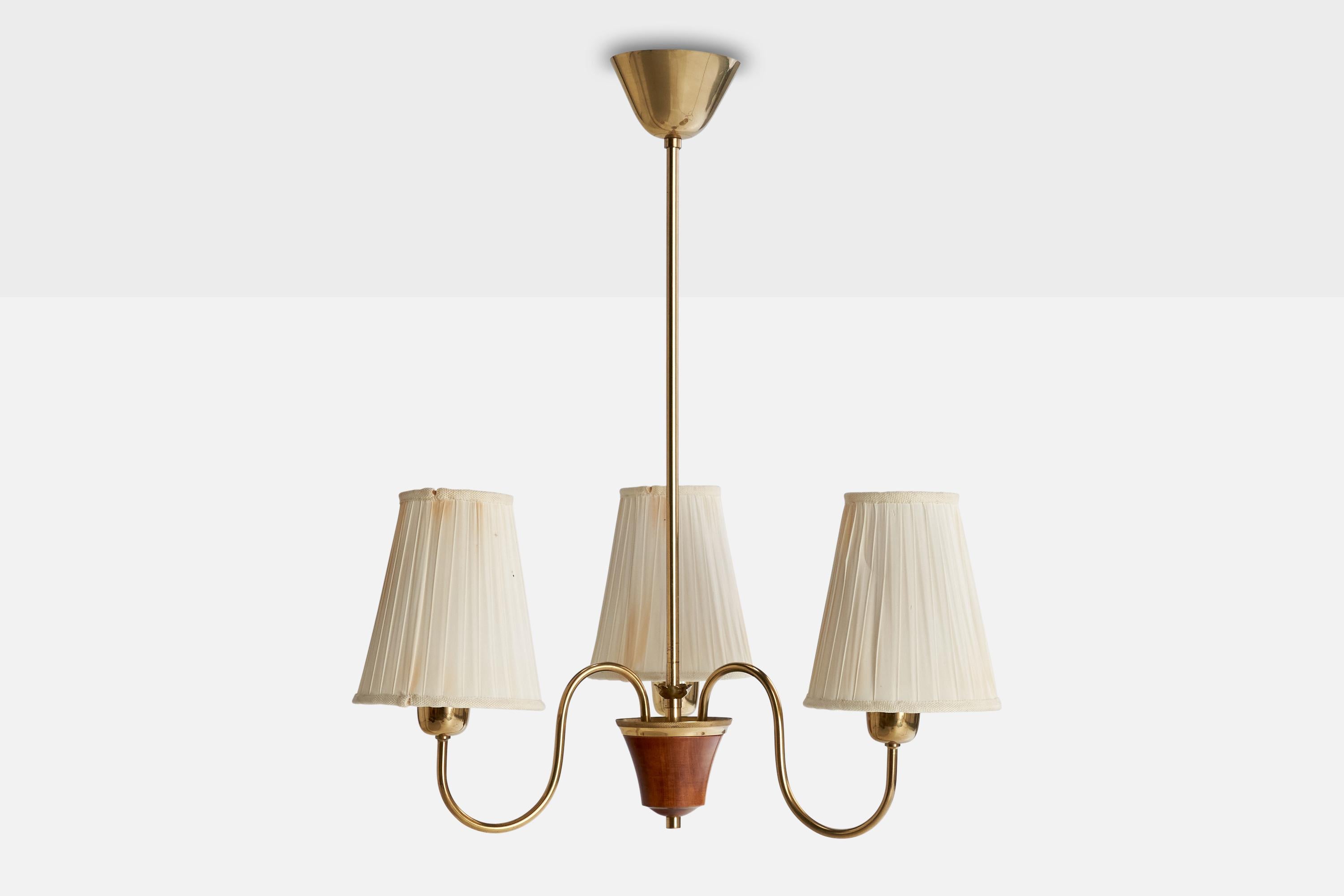 Svedese Designer svedese, lampadario, ottone, legno, tessuto, Svezia, anni '1940 in vendita
