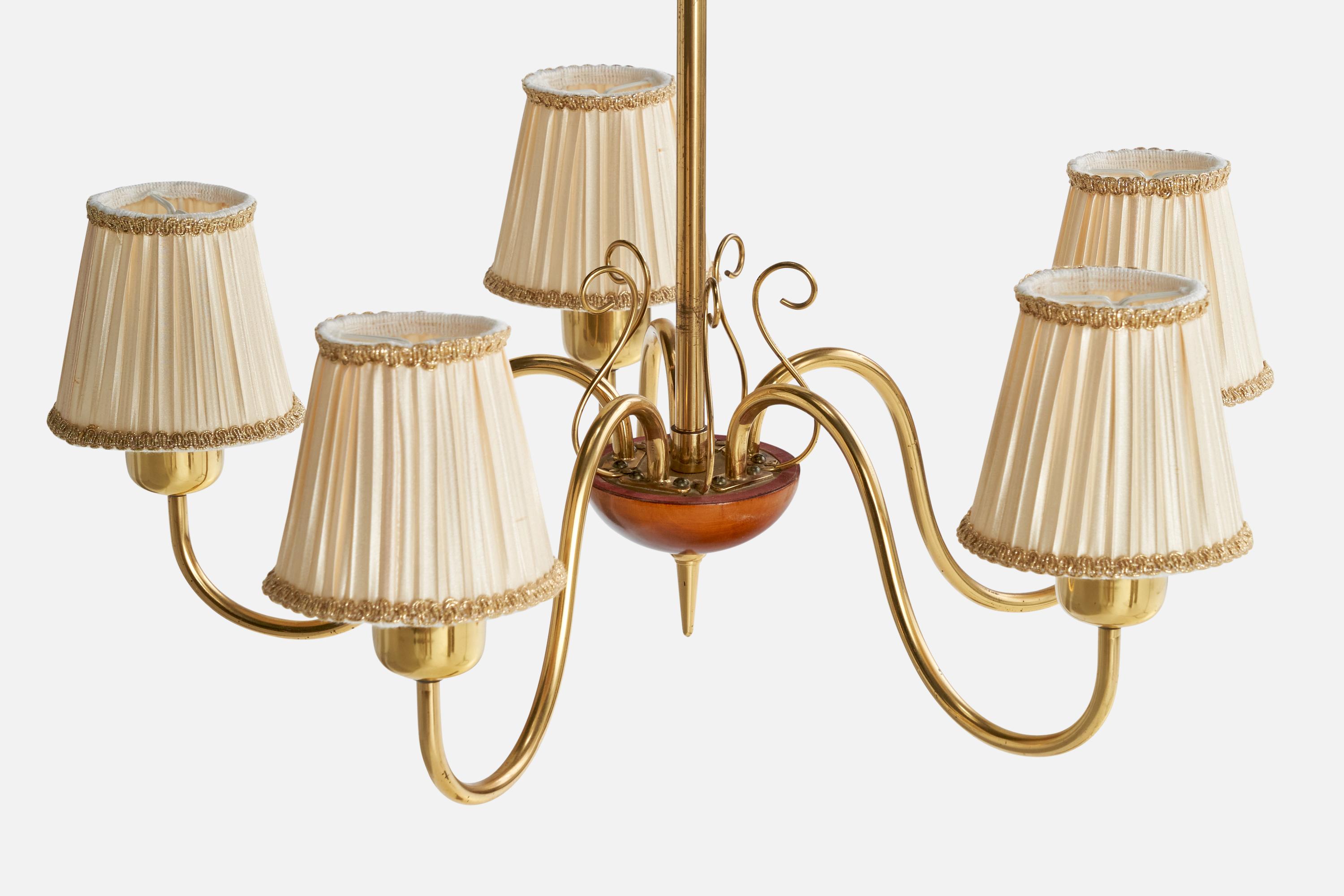 Designer svedese, lampadario, ottone, legno, tessuto, Svezia, anni '1940 In condizioni buone in vendita a High Point, NC