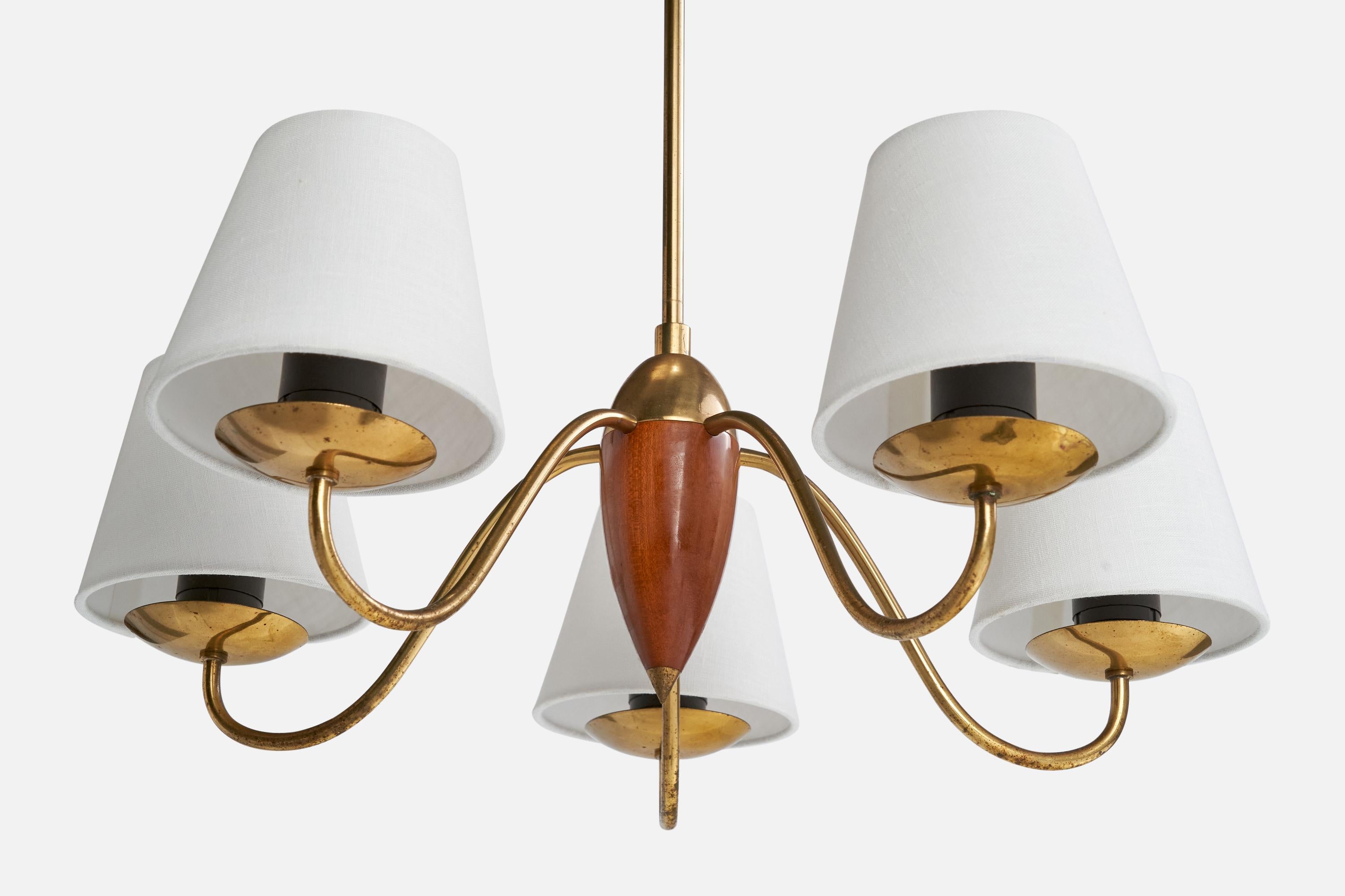 Designer suédois, lustre, laiton, bois, tissu, Suède, années 1940 Bon état - En vente à High Point, NC