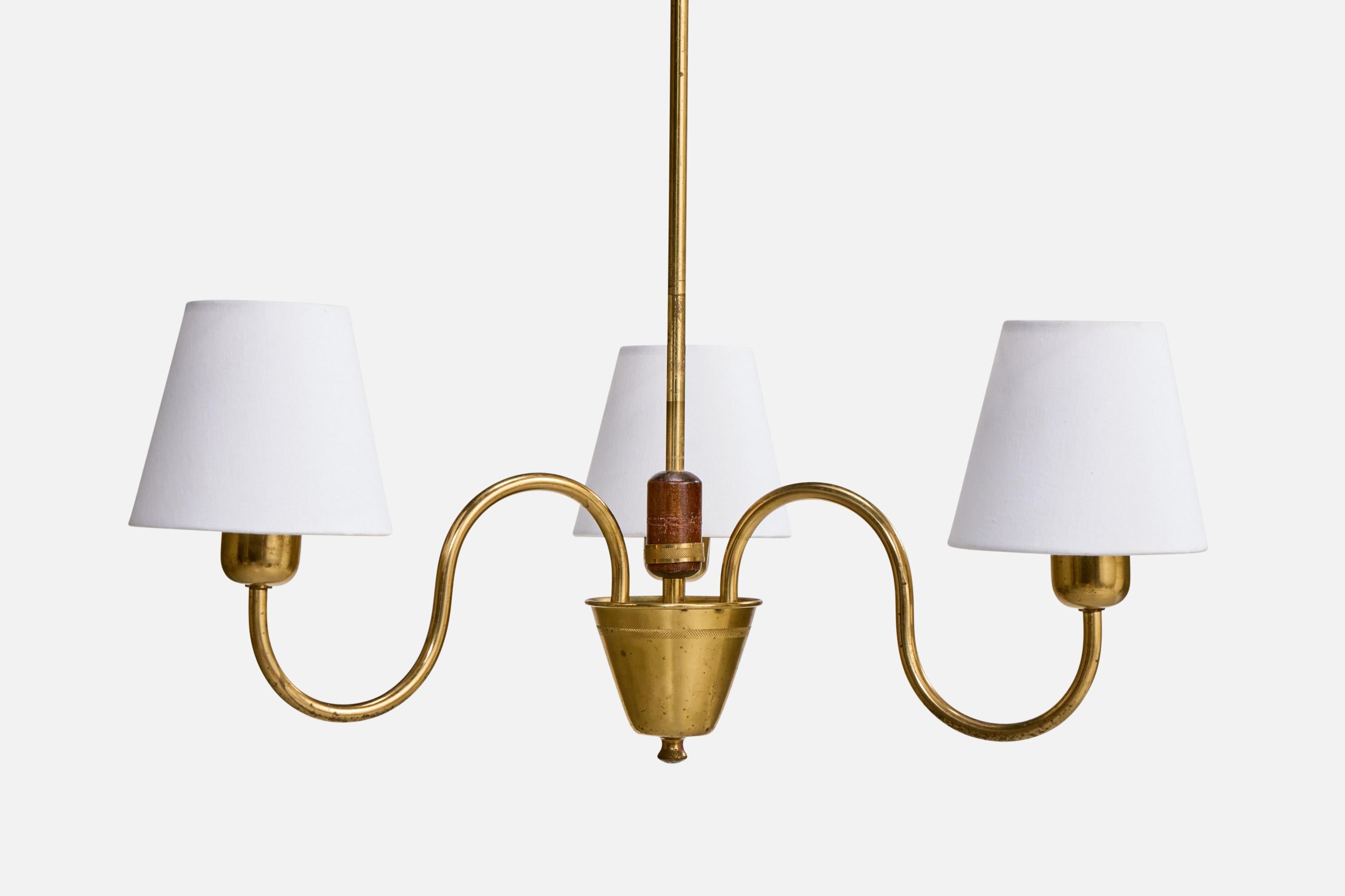 Designer svedese, lampadario, ottone, legno, tessuto, Svezia, anni '1940 In condizioni buone in vendita a High Point, NC