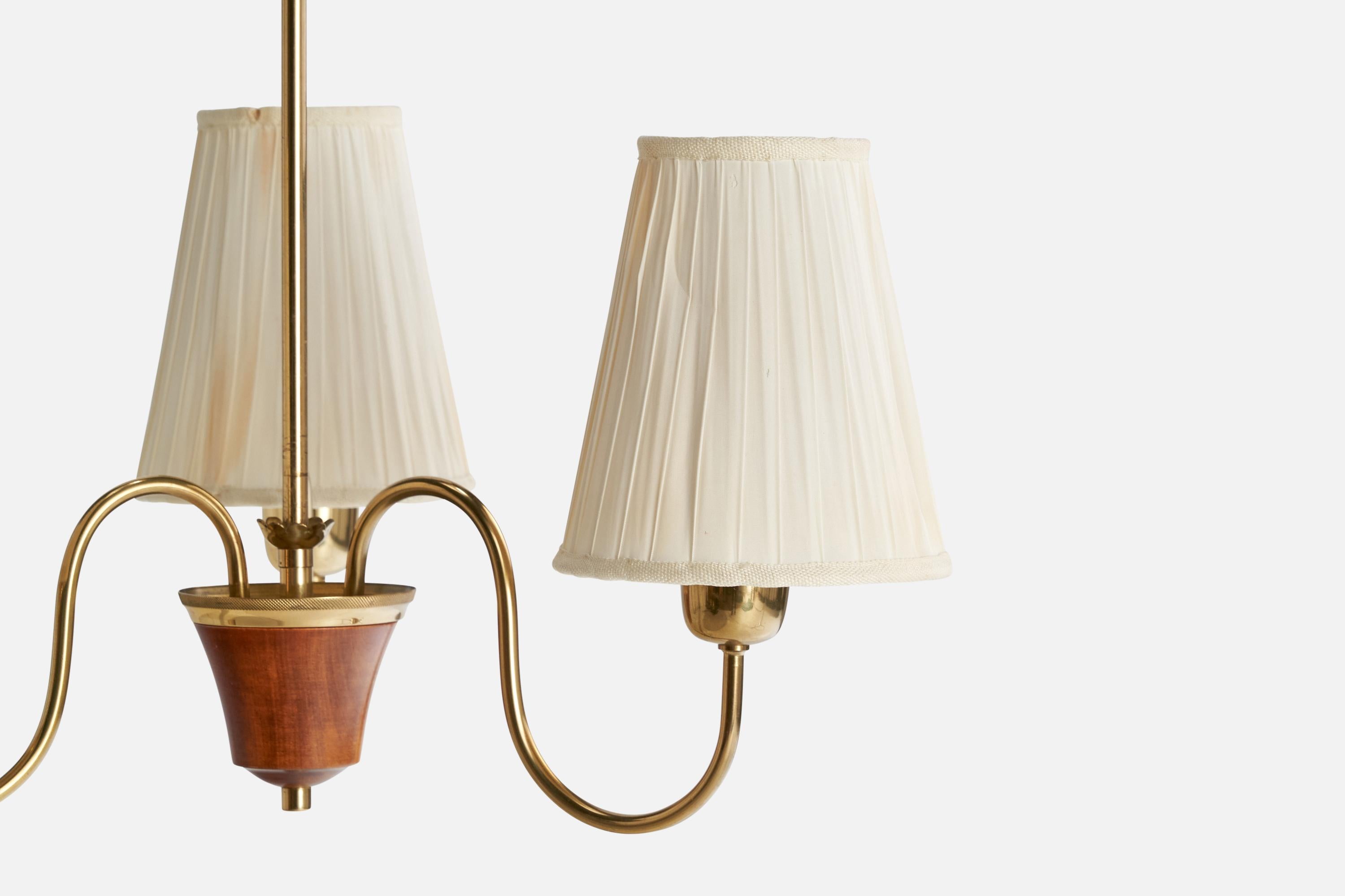 Ottone Designer svedese, lampadario, ottone, legno, tessuto, Svezia, anni '1940 in vendita