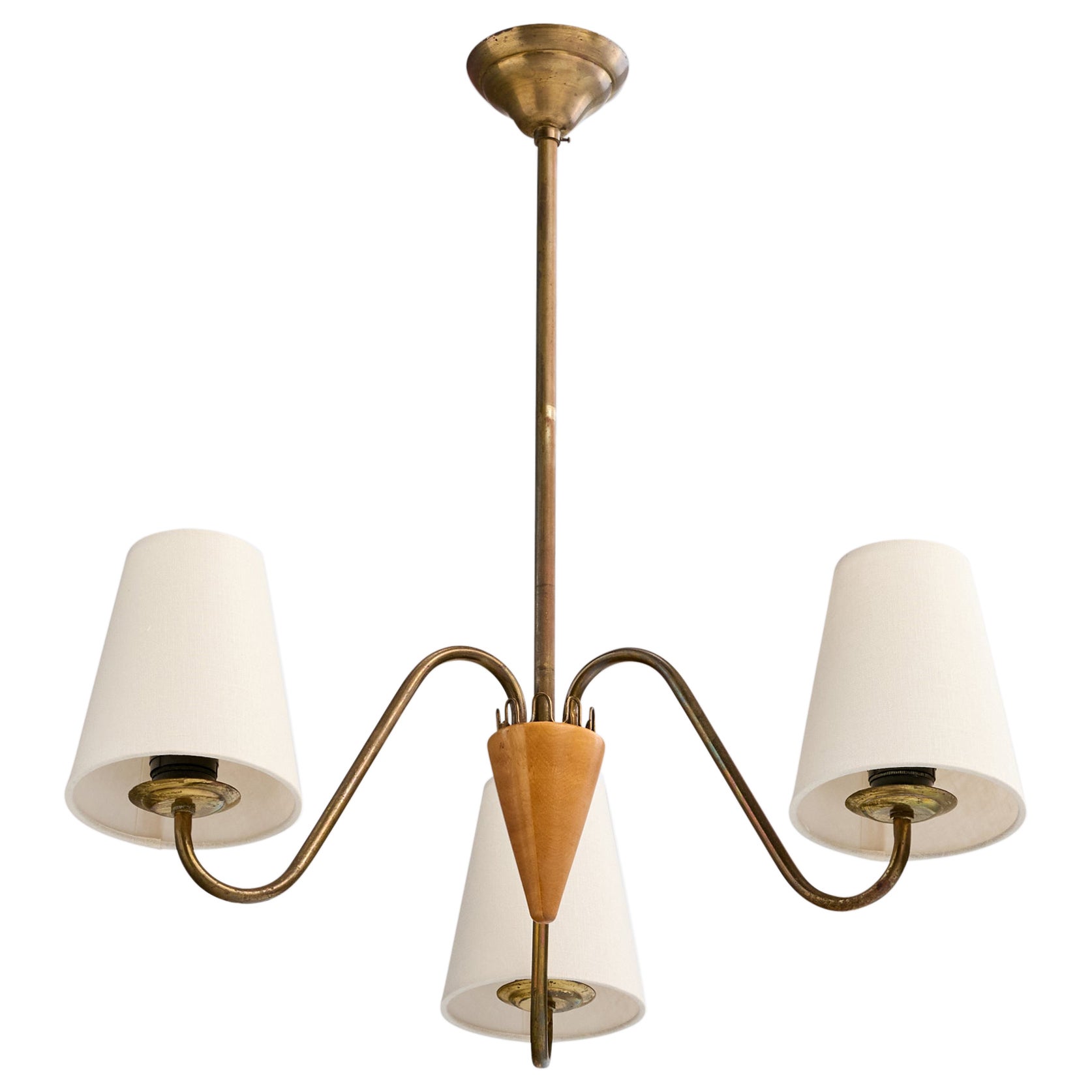 Designer suédois, lustre, laiton, bois, tissu, Suède, années 1940