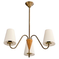 Schwedischer Designer, Kronleuchter, Messing, Holz, Stoff, Schweden, 1940er Jahre