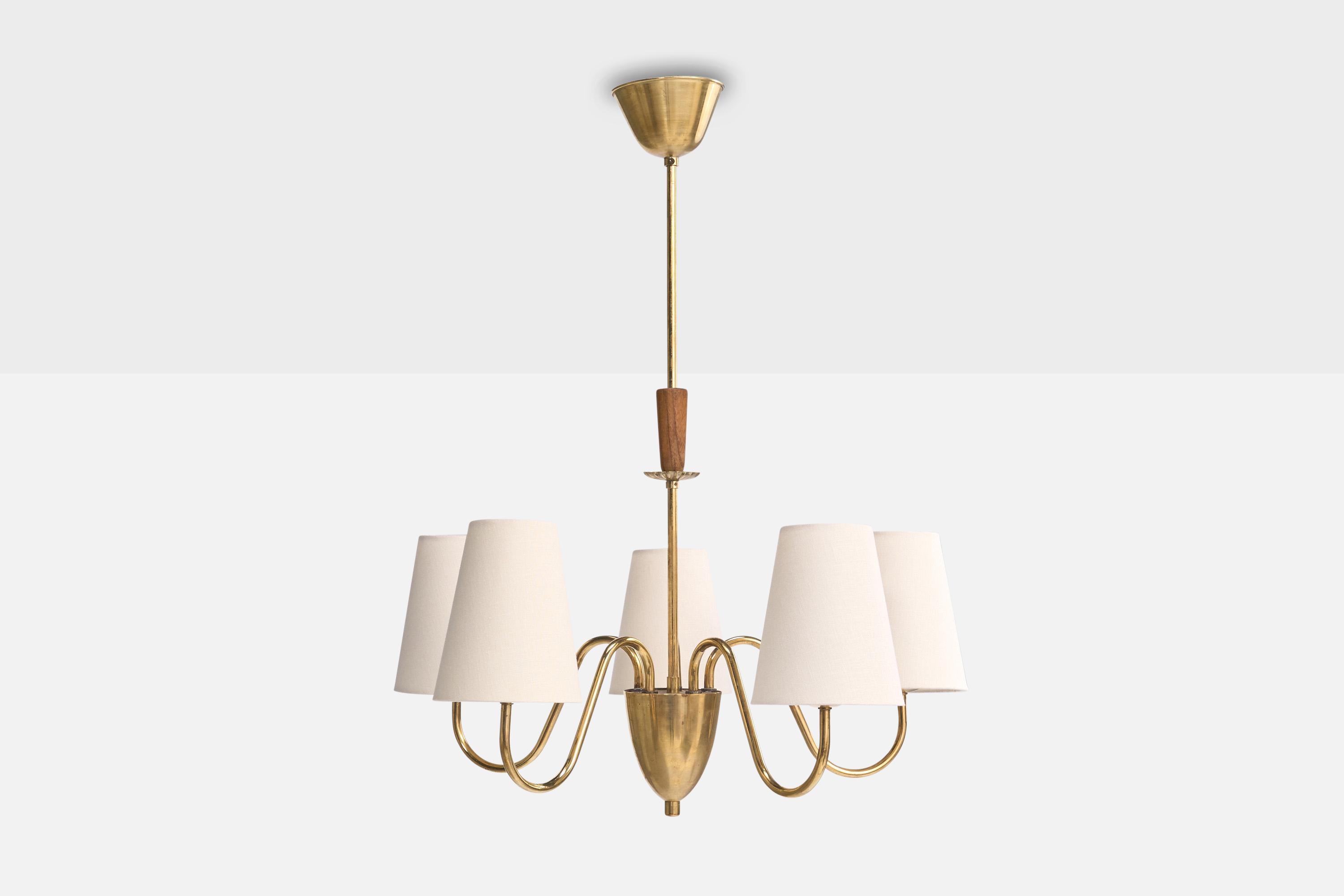 Suédois Designer suédois, lustre, laiton, bois, tissu, Suède, années 1950 en vente