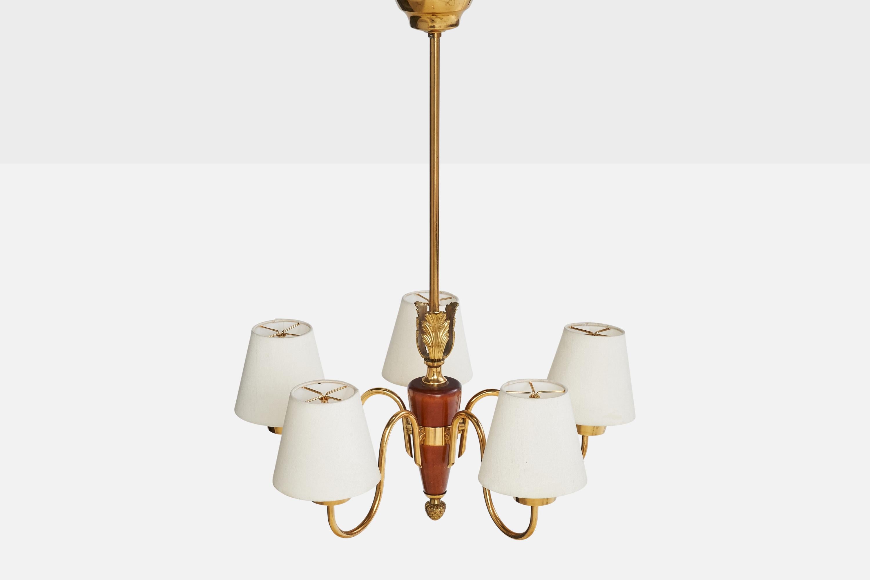 Designer svedese, lampadario, ottone, legno, tessuto, Svezia, anni '1950 In condizioni buone in vendita a High Point, NC