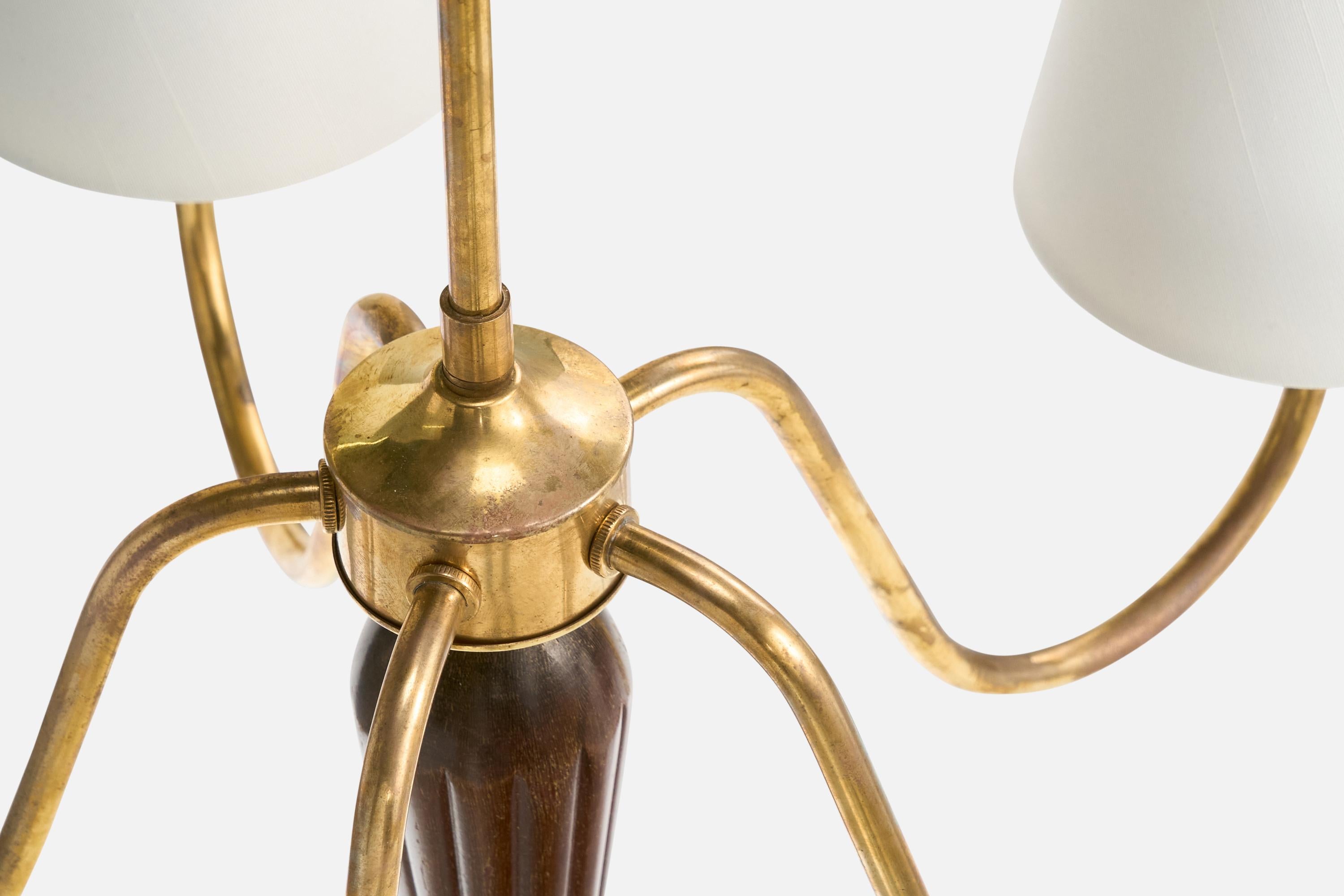 Designer suédois, lustre, laiton, bois, tissu, Suède, années 1950 en vente 1