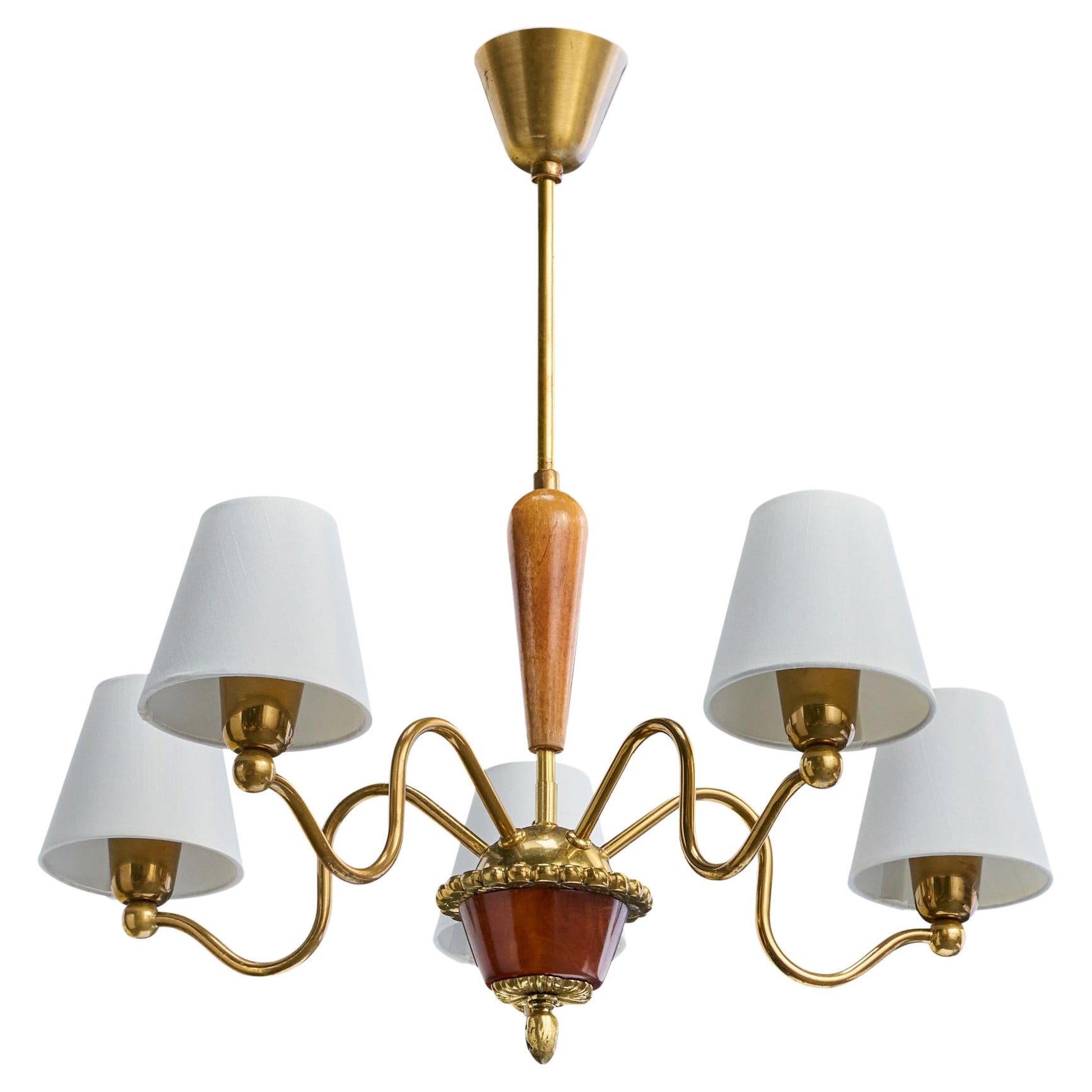 Designer svedese, lampadario, ottone, legno, tessuto, Svezia, anni 
1950
