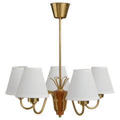 Designer svedese, lampadario, ottone, legno, tessuto, Svezia, anni 
1950