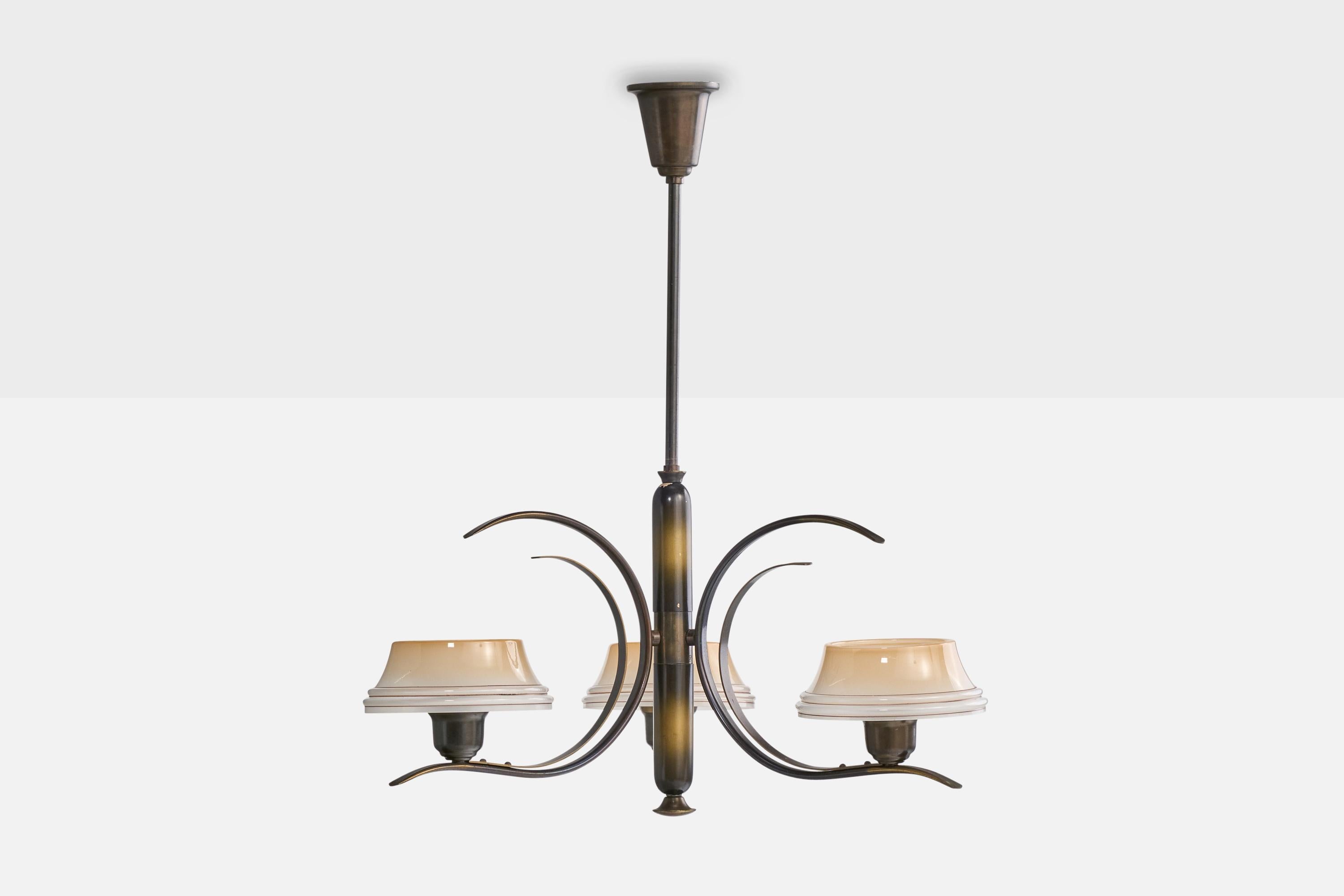 Suédois Designer suédois, lustre, laiton, bois, verre, Suède, années 1930 en vente