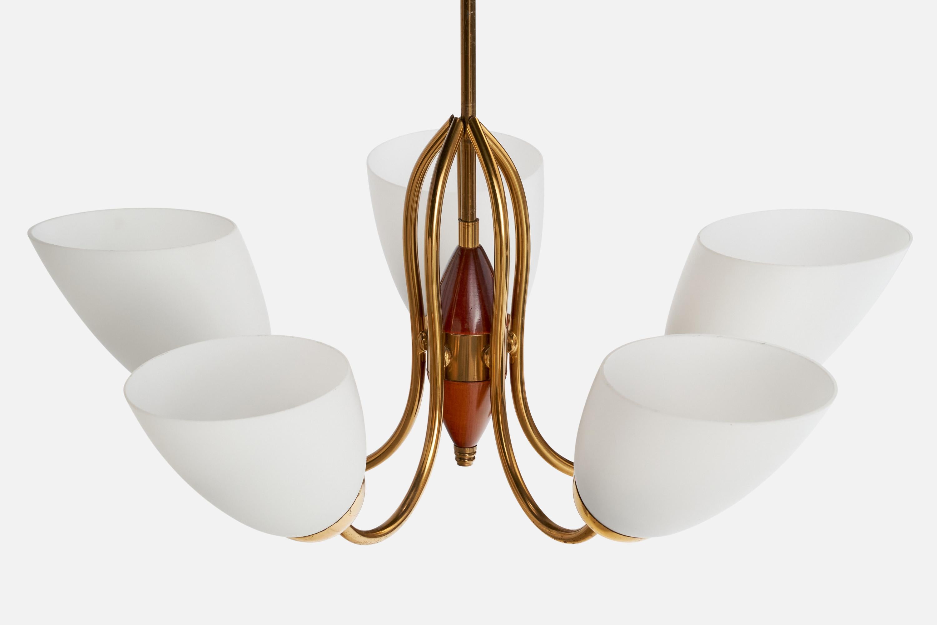 Diseñador sueco, araña, latón, madera, cristal, Suecia, años 1940 en Bueno estado para la venta en High Point, NC