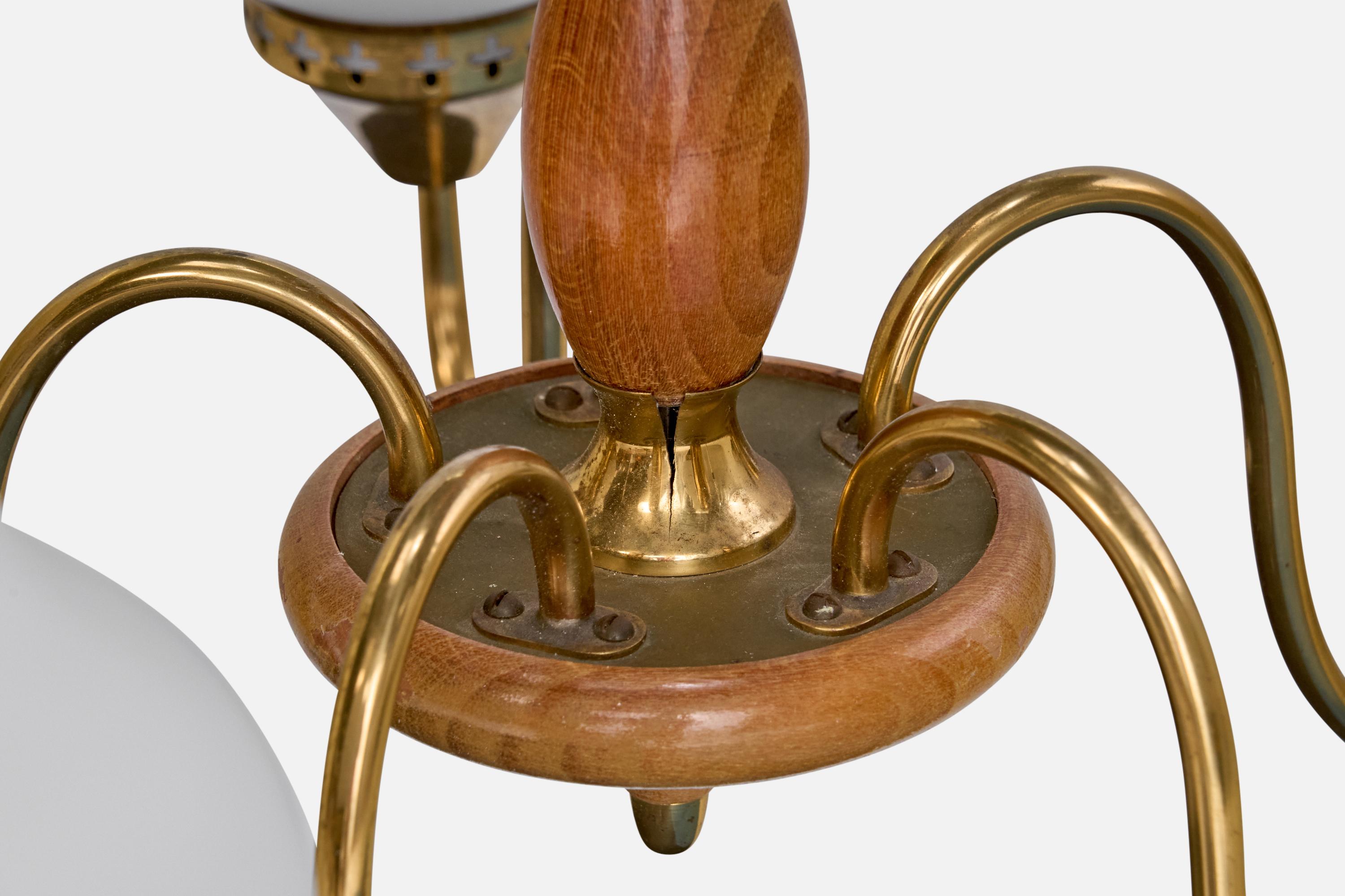 Designer suédois, lustre, laiton, bois, verre, Suède, années 1950 en vente 3