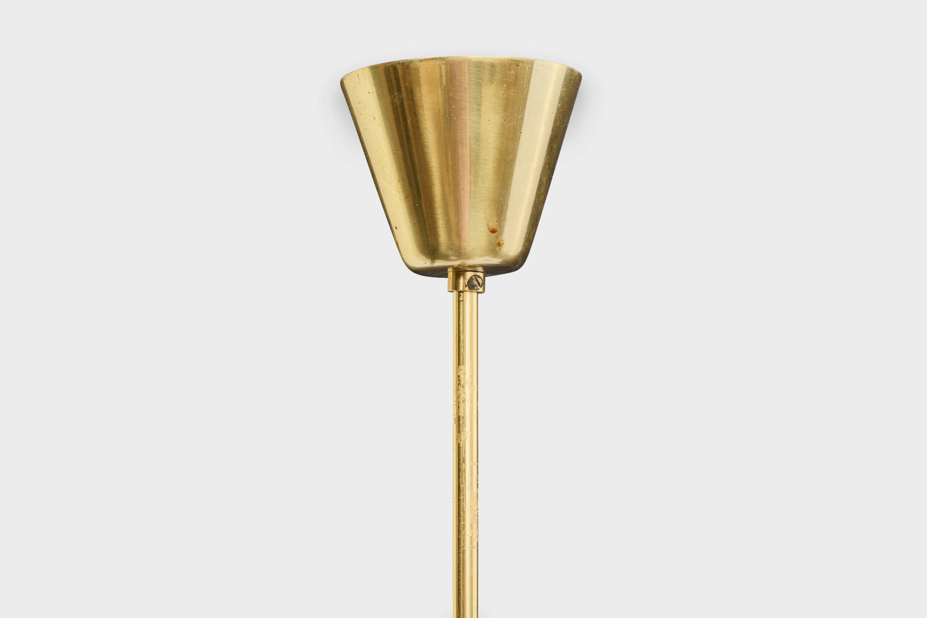 Designer suédois, lustre, laiton, bois, verre, Suède, années 1950 en vente 3