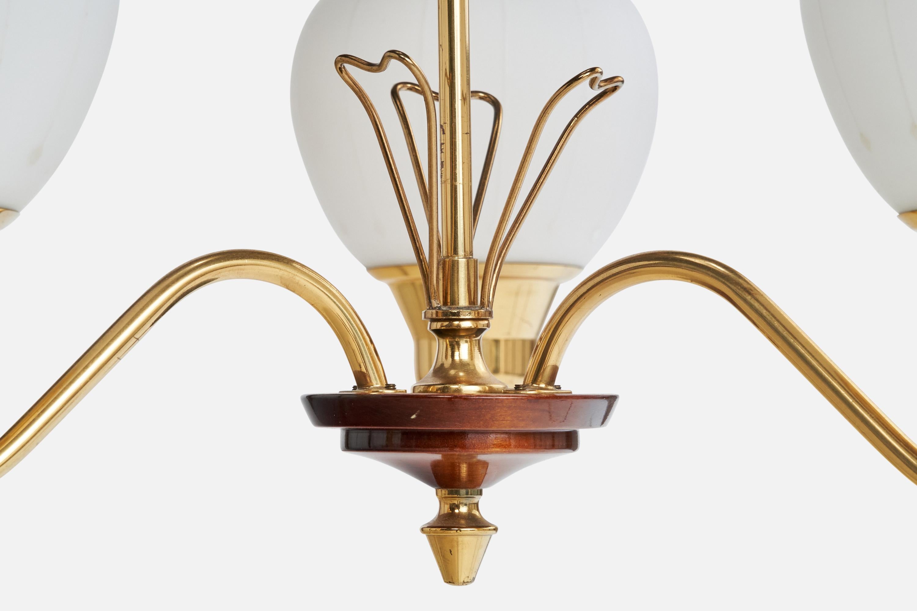 Schwedischer Designer, Kronleuchter, Messing, Holz, Glas, Schweden, 1950er Jahre im Angebot 6