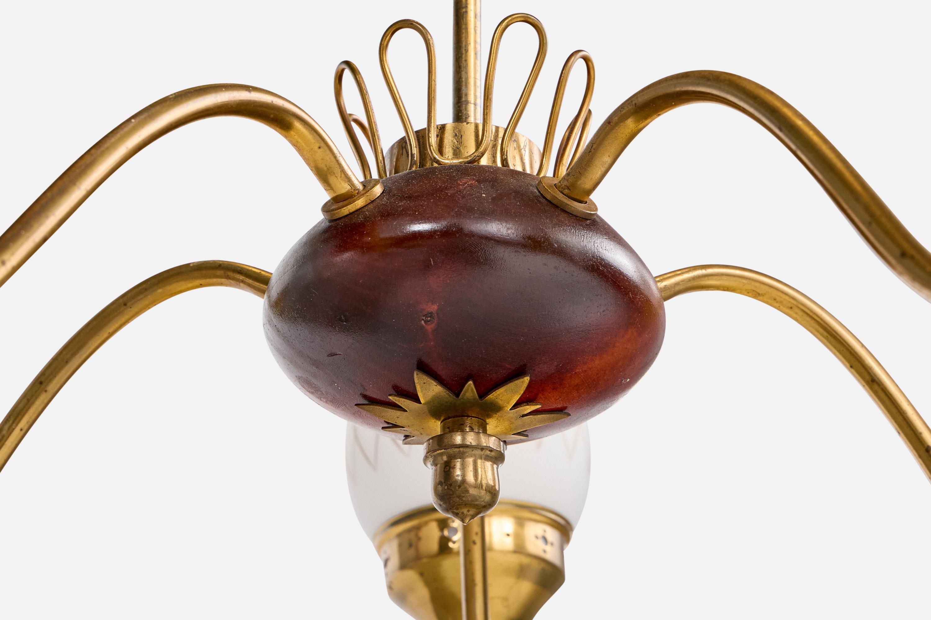 Laiton Designer suédois, lustre, laiton, bois, verre, Suède, années 1950 en vente