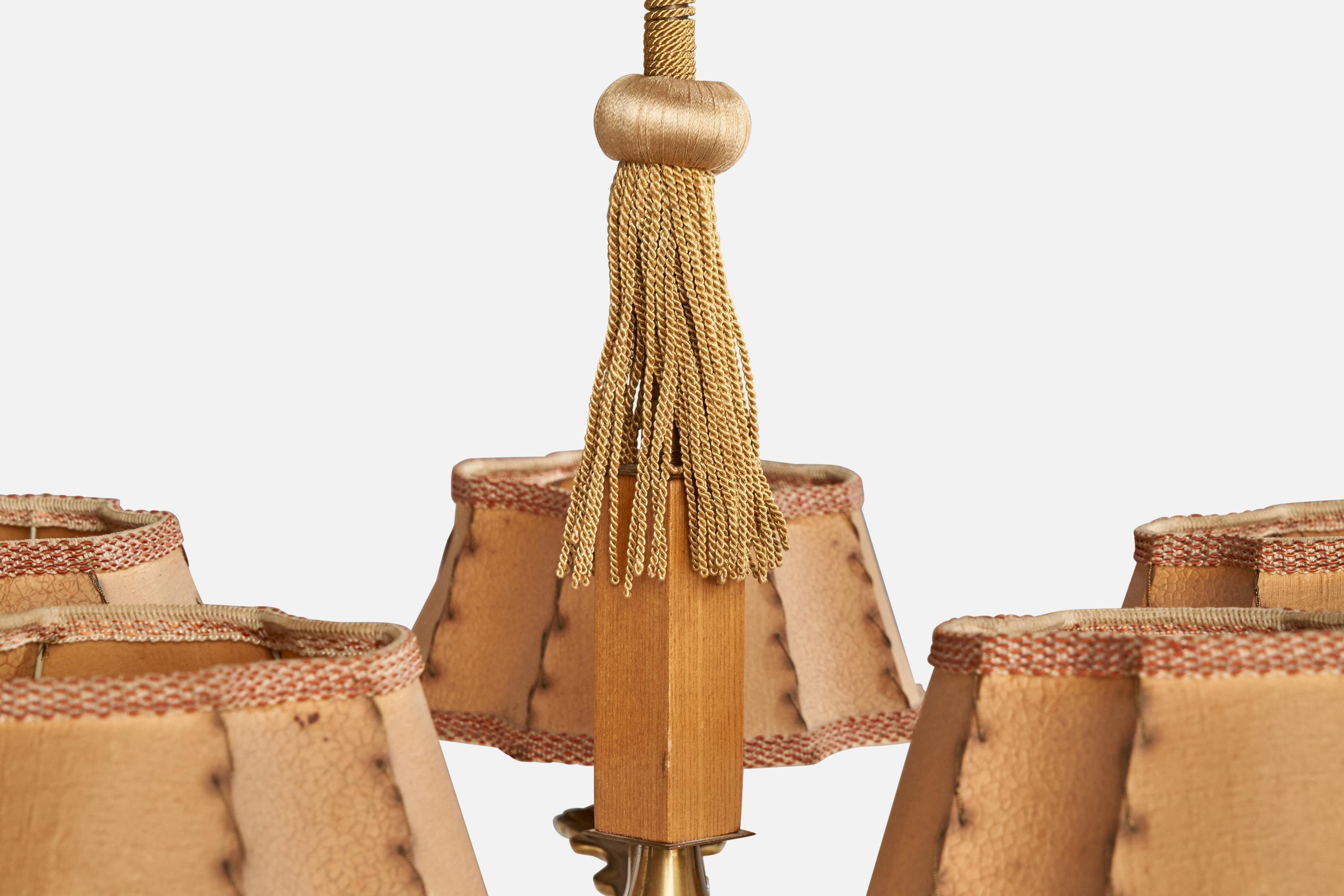 Schwedischer Designer, Kronleuchter, Messing, Holz, Papier, Stoff, Schweden, 1930er Jahre (Mitte des 20. Jahrhunderts) im Angebot