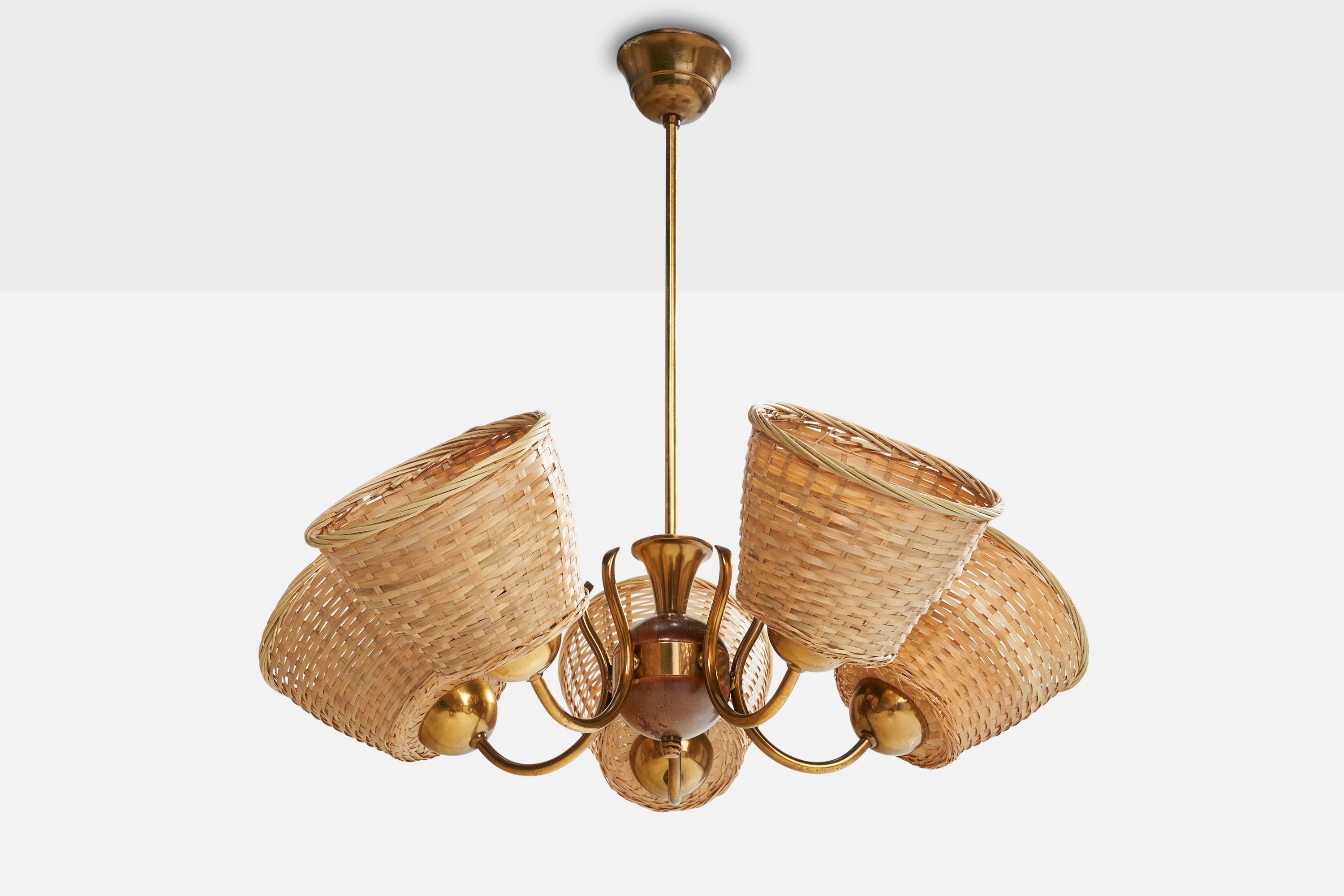 Lustre en laiton, bois teinté foncé et rotin, conçu et produit en Suède, C.C.

Dimensions globales (pouces) : 26