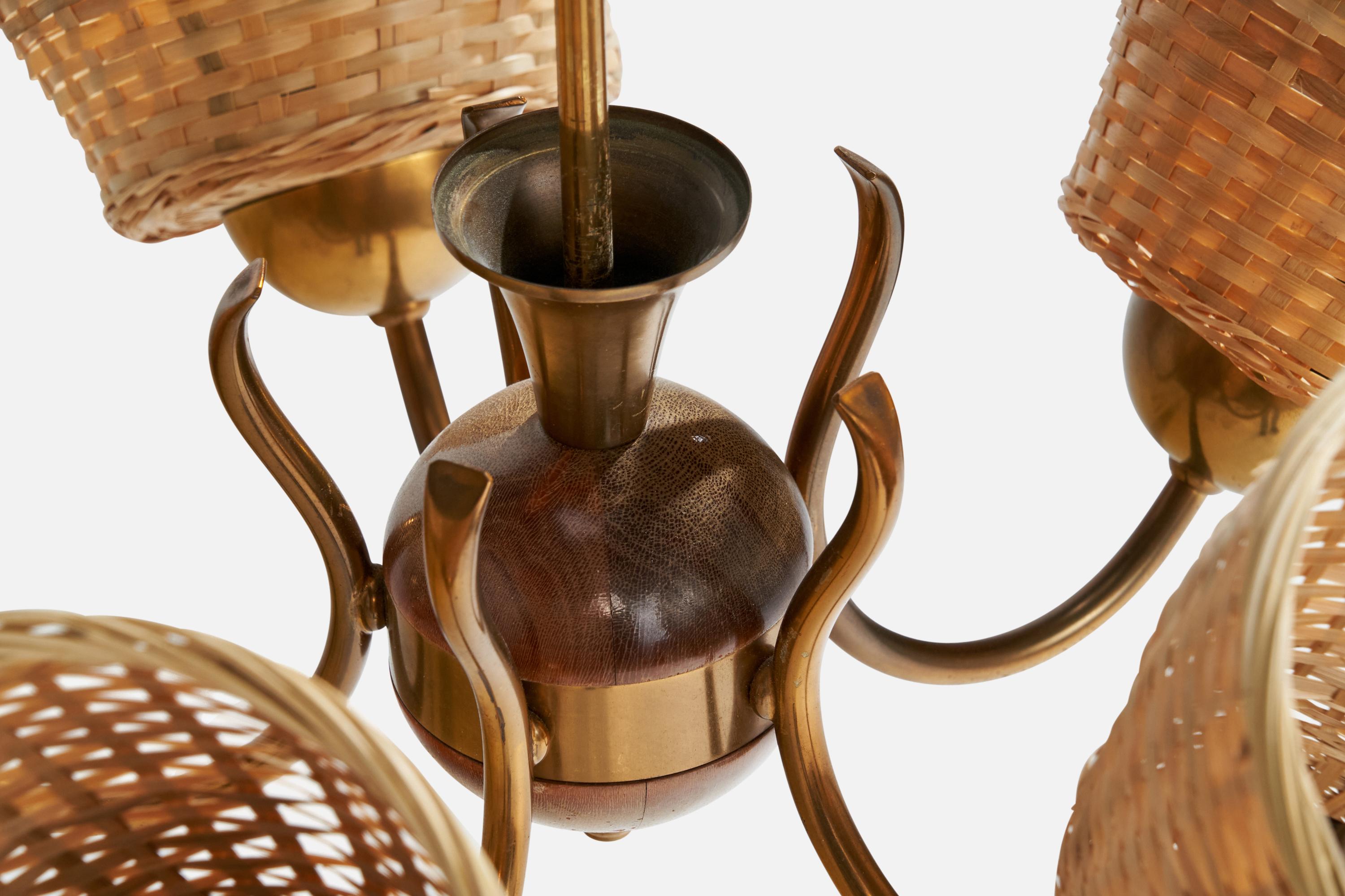 Designer suédois, lustre, laiton, bois, rotin, Suède, années 1940 en vente 2