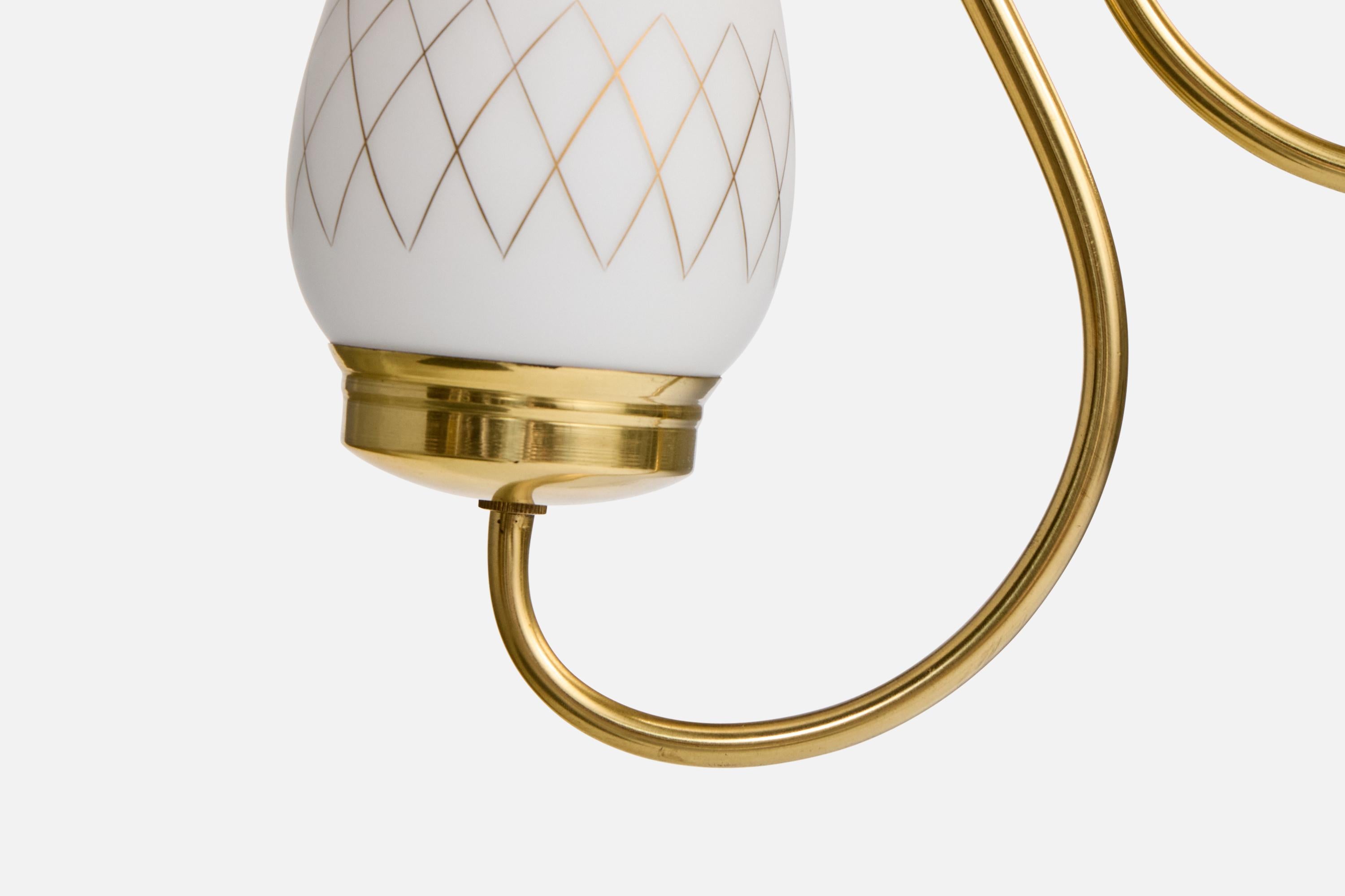 Metà XX secolo Lampadario di design svedese, ottone, vetro, Svezia, anni '50 in vendita