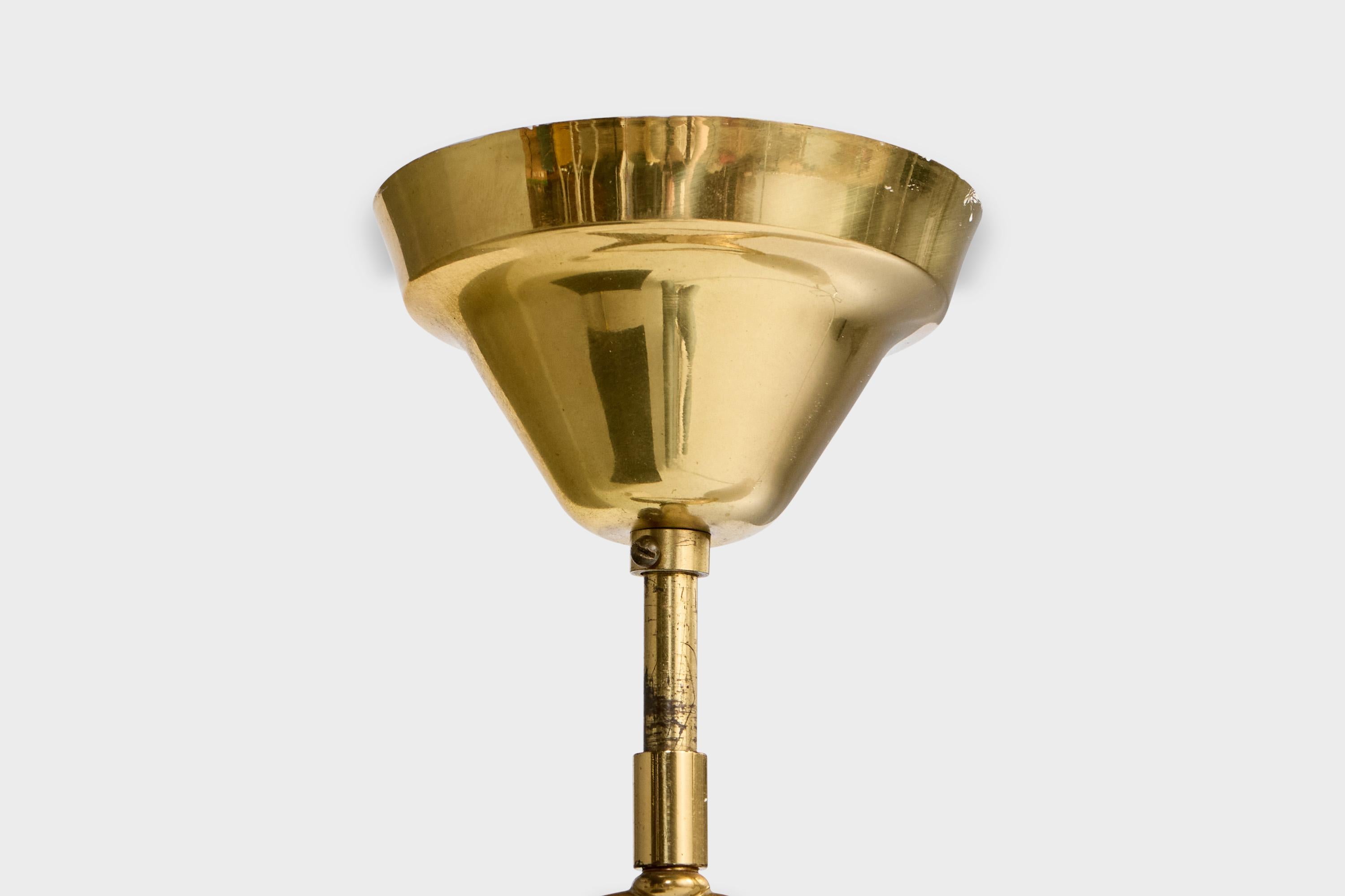 Lampadario di design svedese, ottone, vetro, Svezia, anni '50 in vendita 2