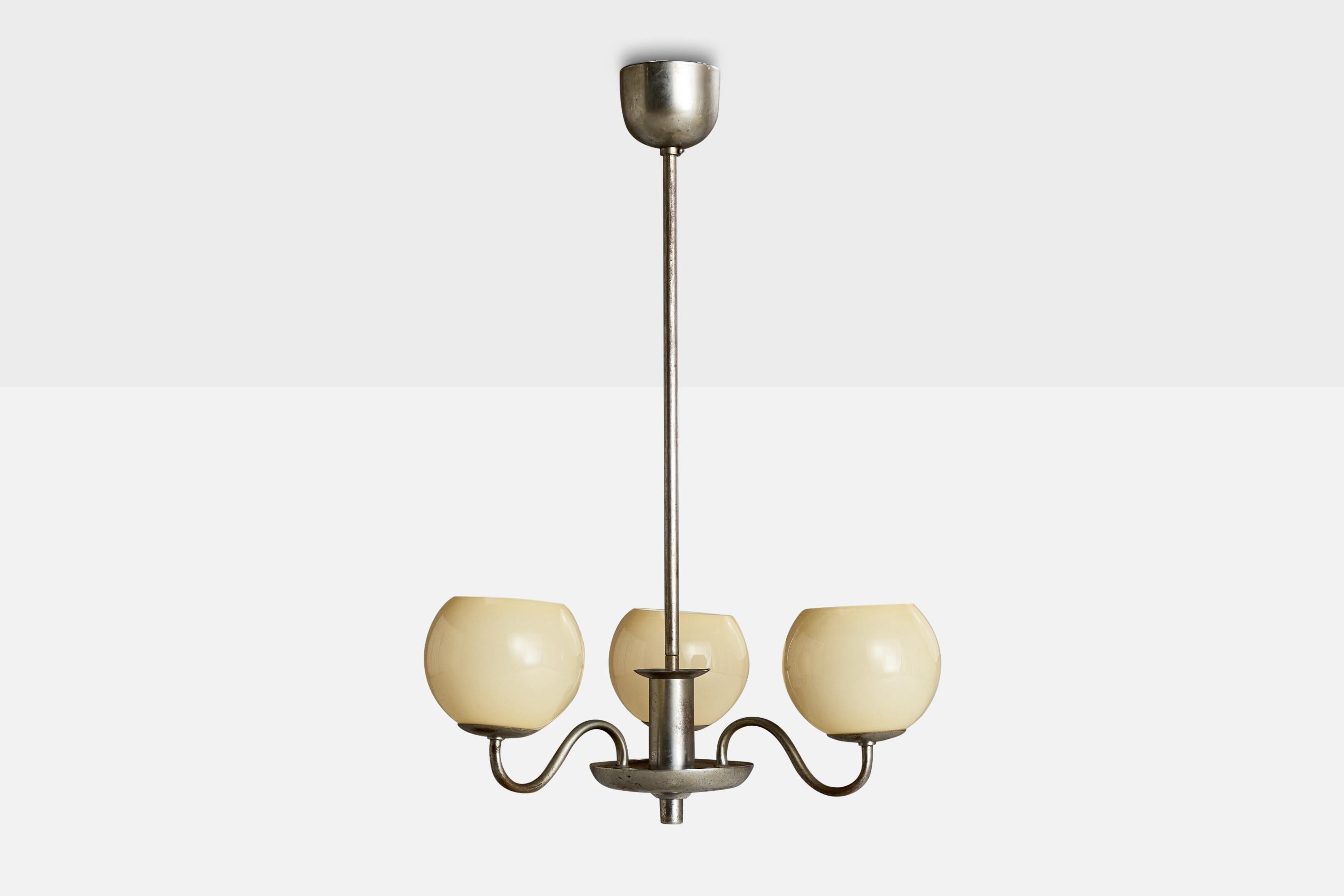 Art déco Designer suédois, lustre, nickel, verre, Suède, années 1930 en vente