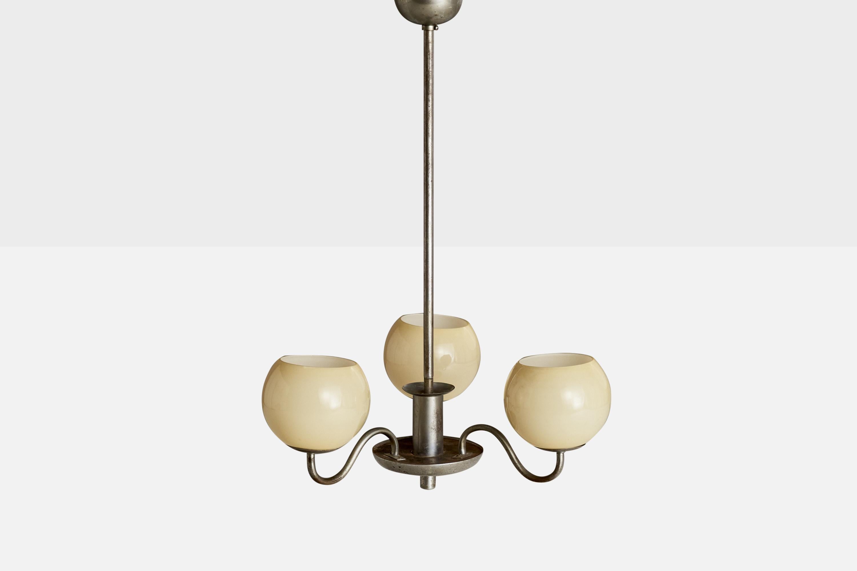 Suédois Designer suédois, lustre, nickel, verre, Suède, années 1930 en vente
