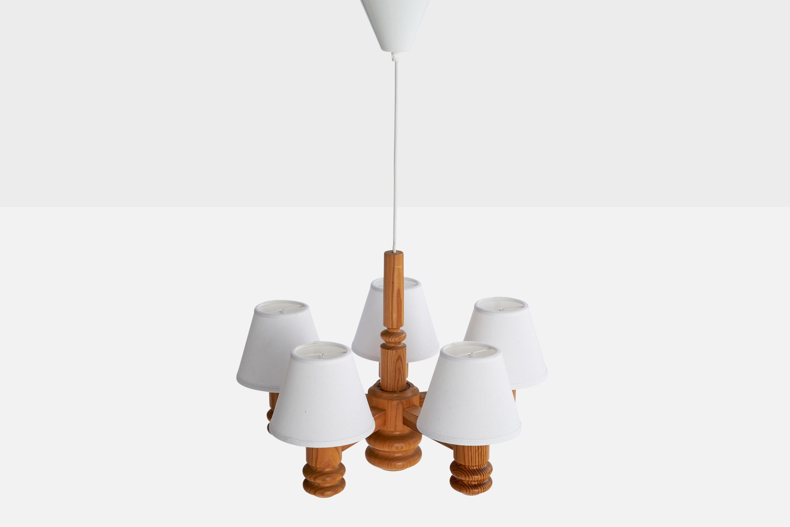 Suédois Designer suédois, lustre, pin, tissu, Suède, 1970 en vente