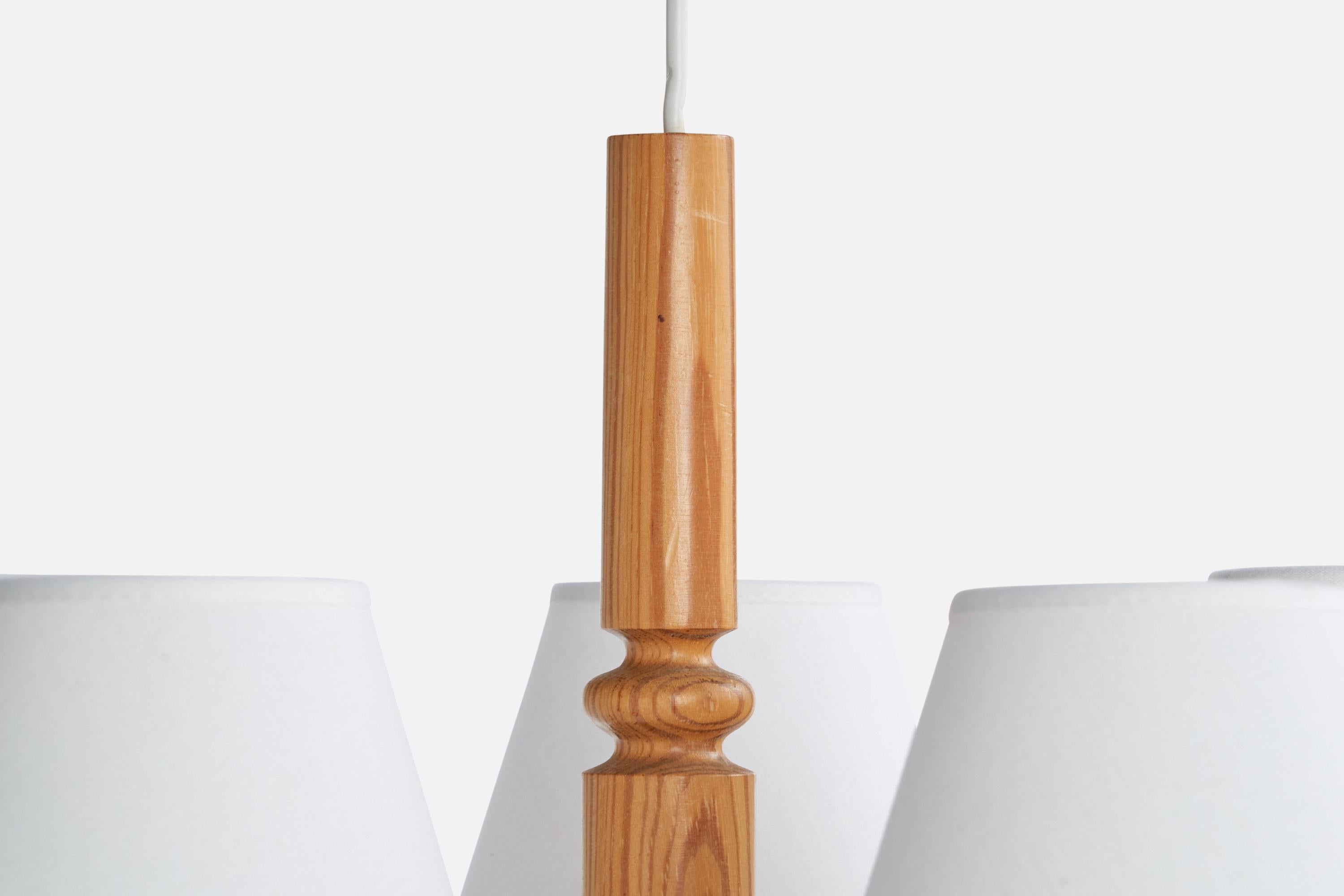 Designer suédois, lustre, pin, tissu, Suède, 1970 en vente 2