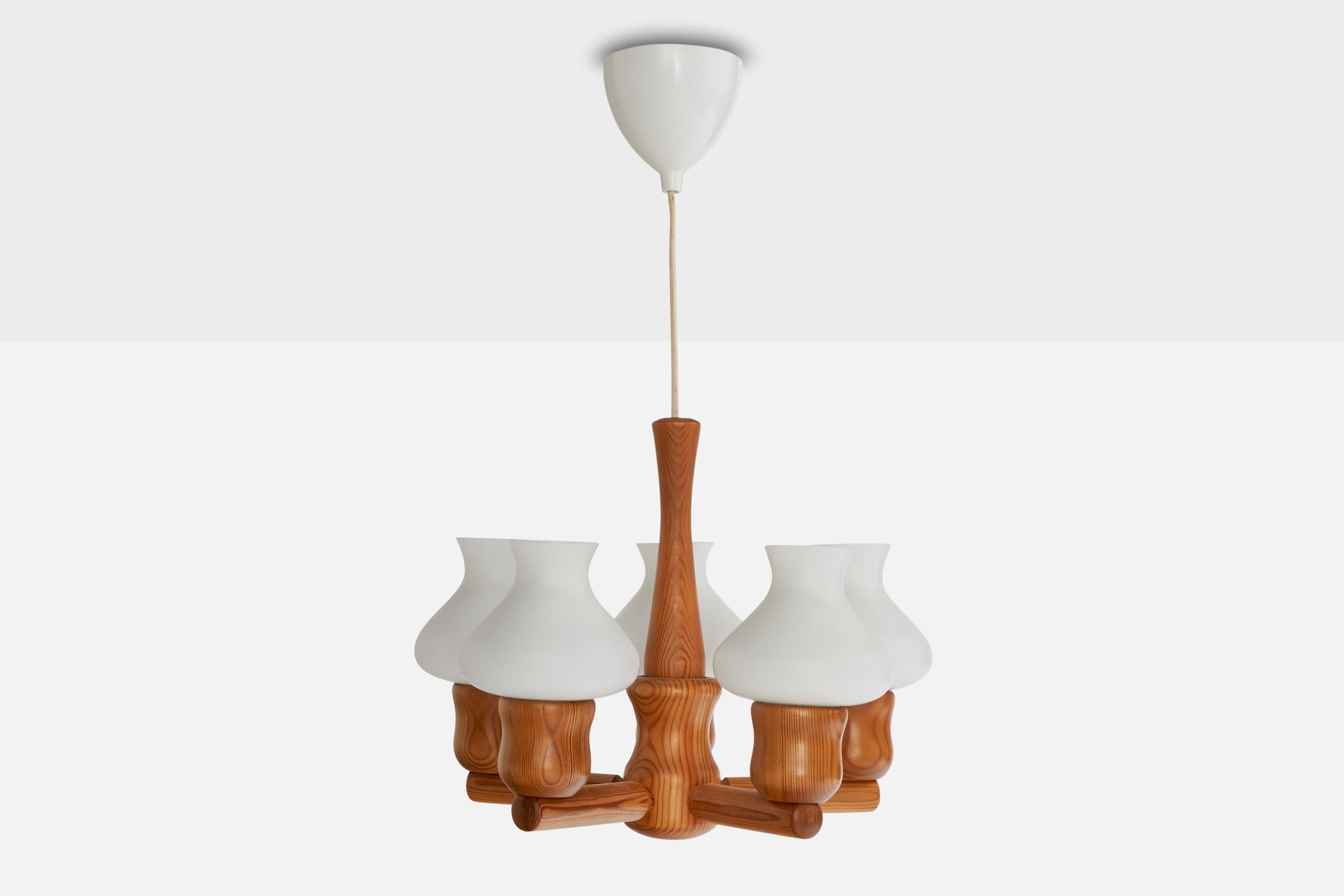 Suédois Designer suédois, lustre, pin, verre, Suède, 1970 en vente